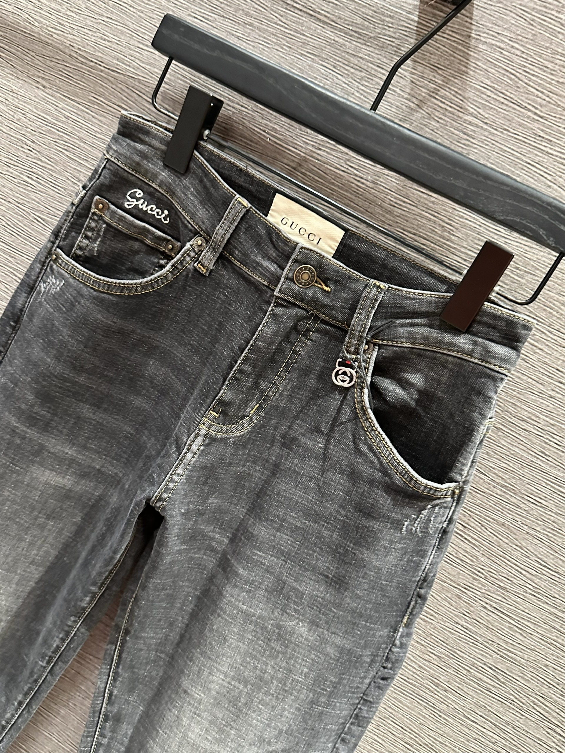 Quần Jean Gucci GC Xám rách xước logo chữ túi Like Auth on web VTN