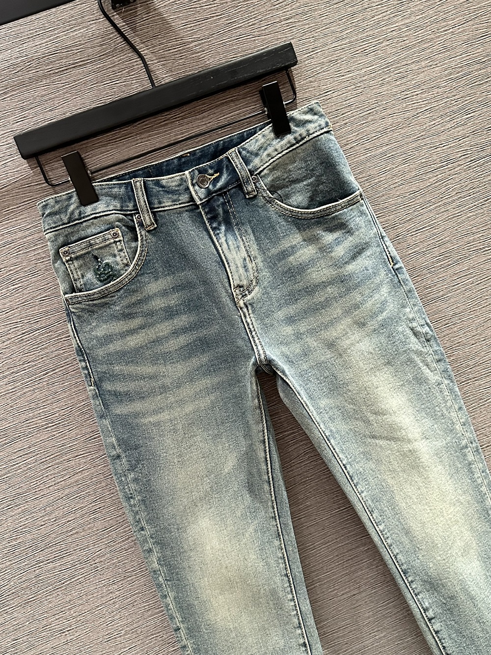 Quần Jean Gucci GC Xanh nhạt họa tiết Ong Rắn thêu túi Like Auth on web VTN