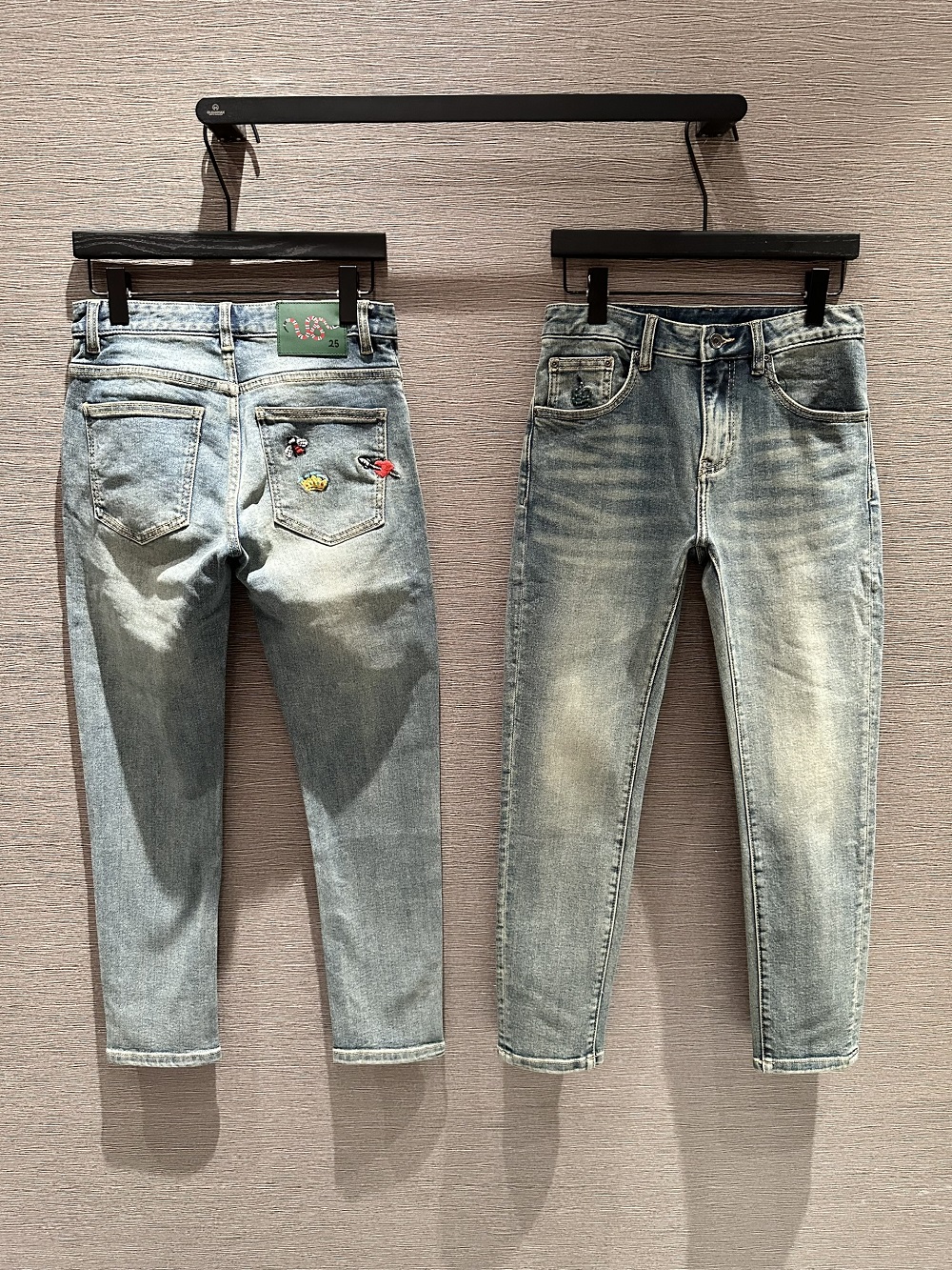 Quần Jean Gucci GC Xanh nhạt họa tiết Ong Rắn thêu túi Like Auth on web VTN