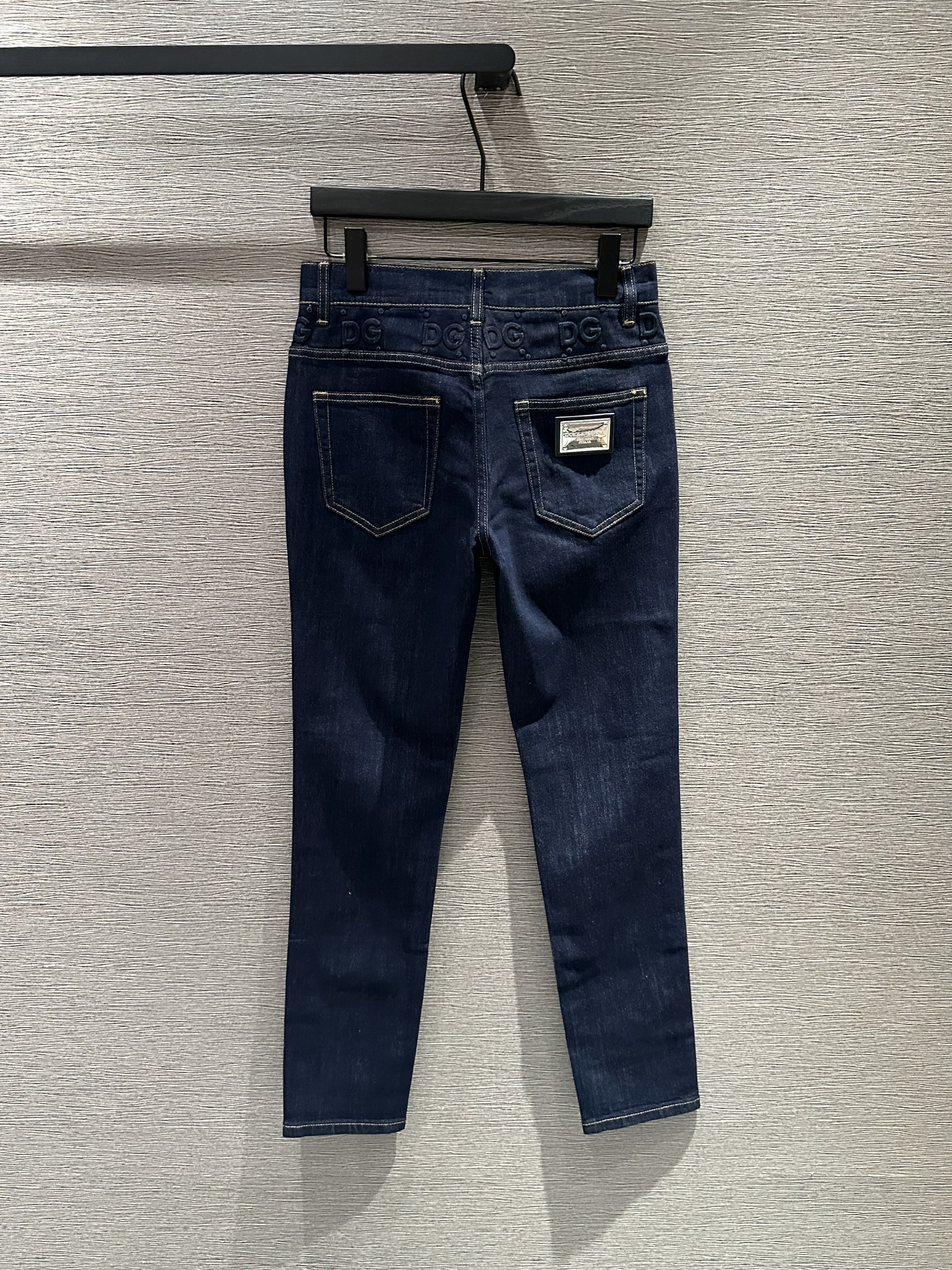 Quần Jean Dolce Gabbana DG Xanh logo dập nổi cạp túi Like Auth on web VTN