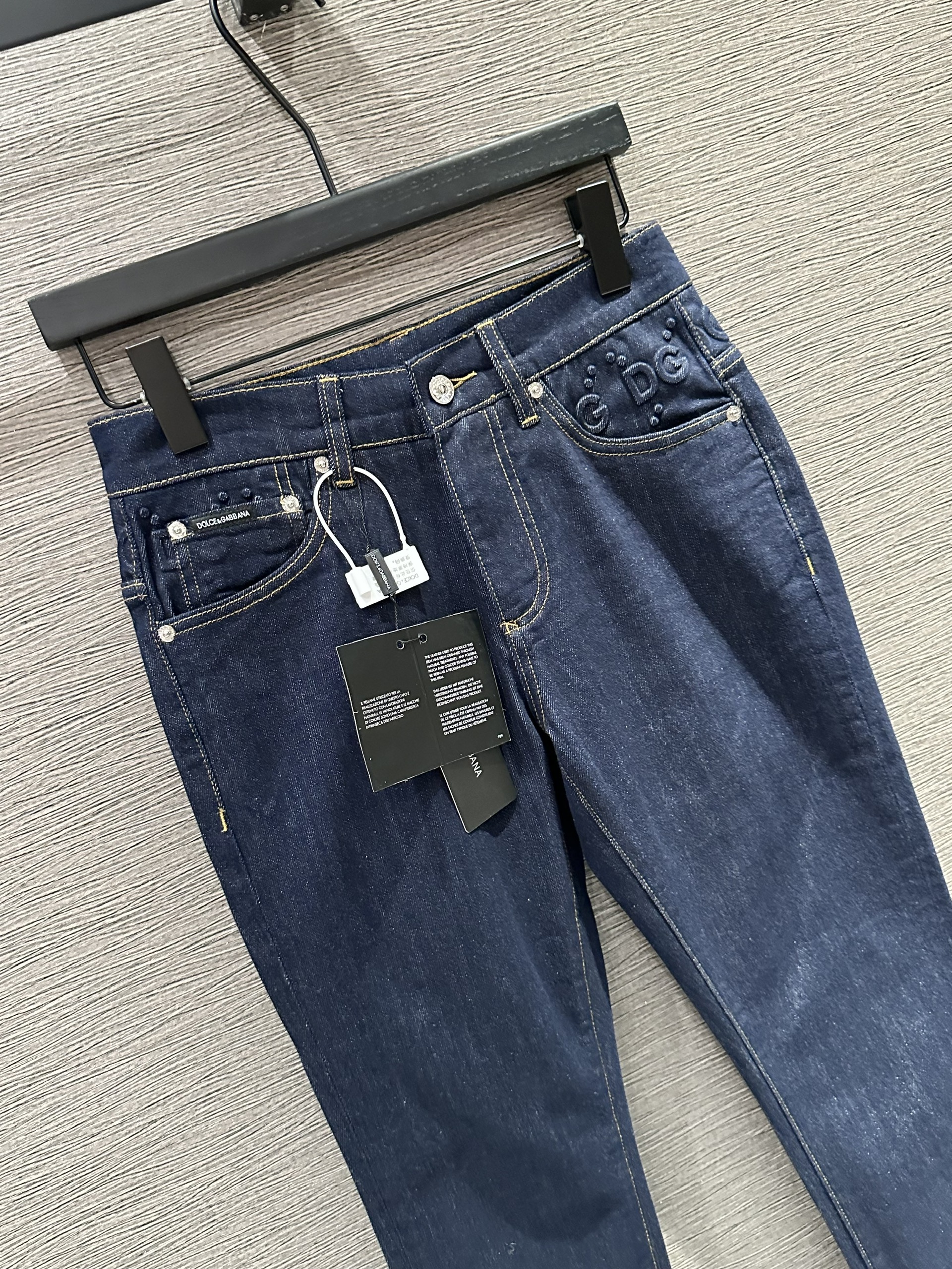 Quần Jean Dolce Gabbana DG Xanh logo dập nổi cạp túi Like Auth on web VTN