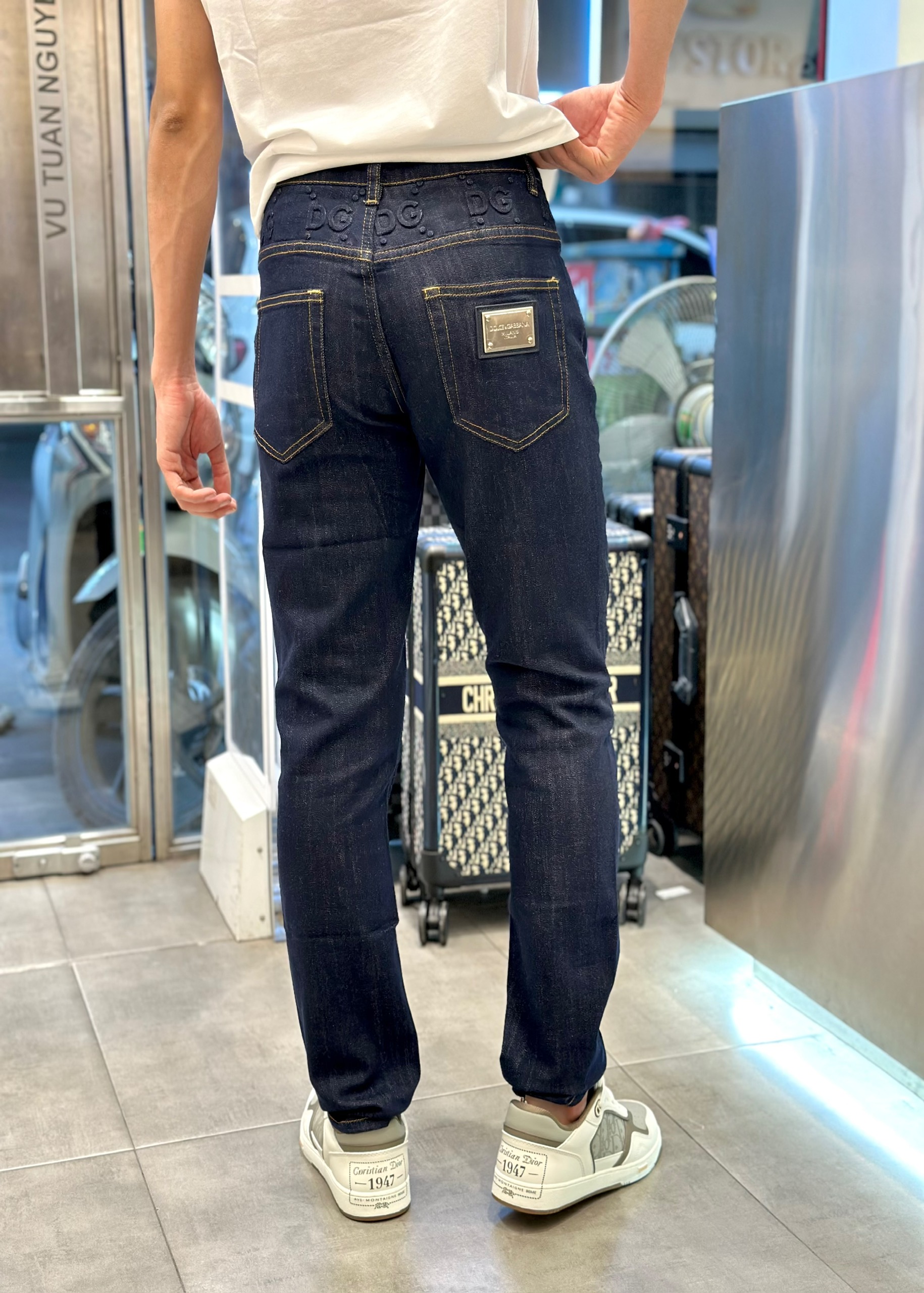 Quần Jean Dolce Gabbana DG Xanh logo dập nổi cạp túi Like Auth on web VTN