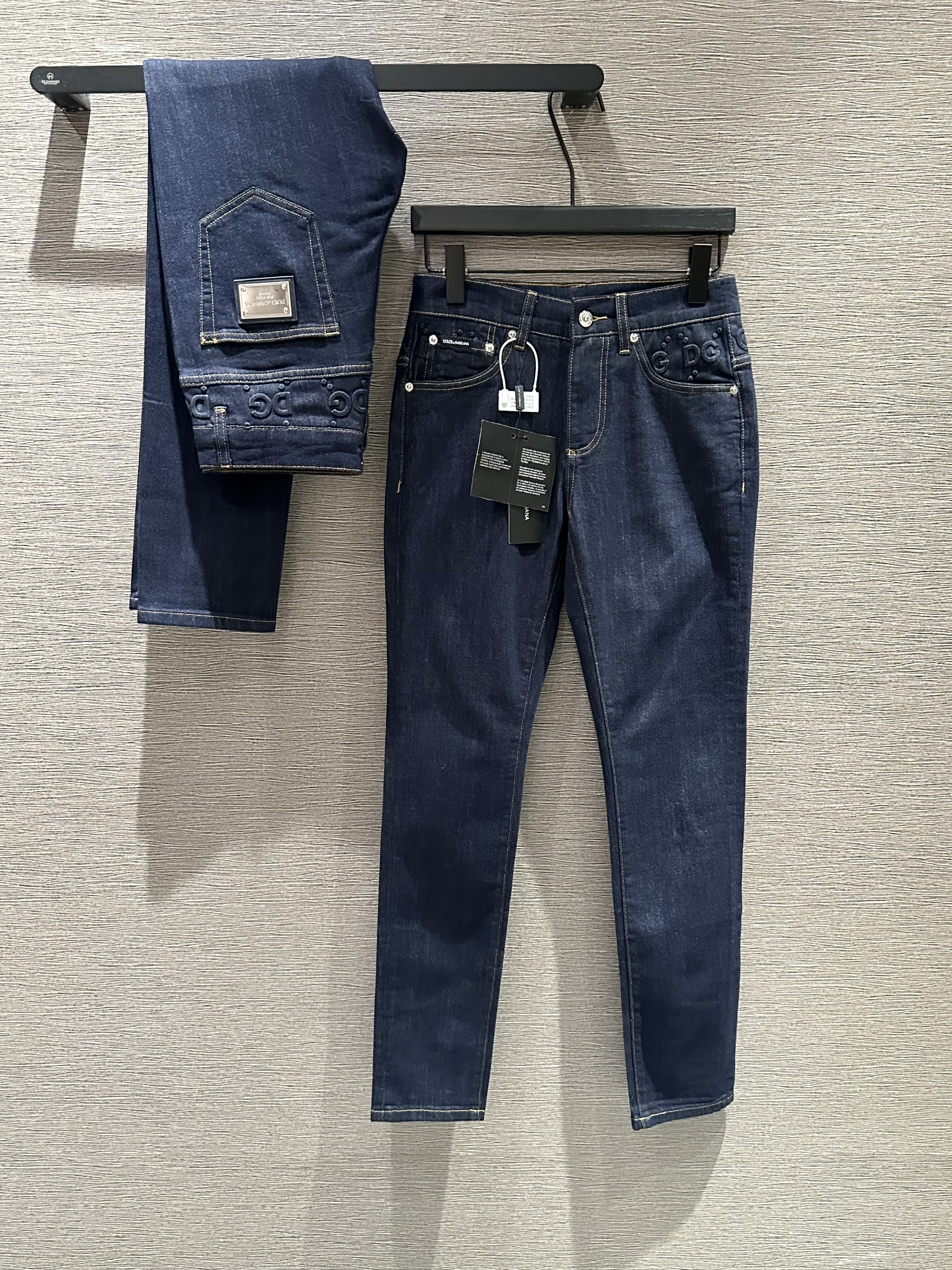 Quần Jean Dolce Gabbana DG Xanh logo dập nổi cạp túi Like Auth on web VTN