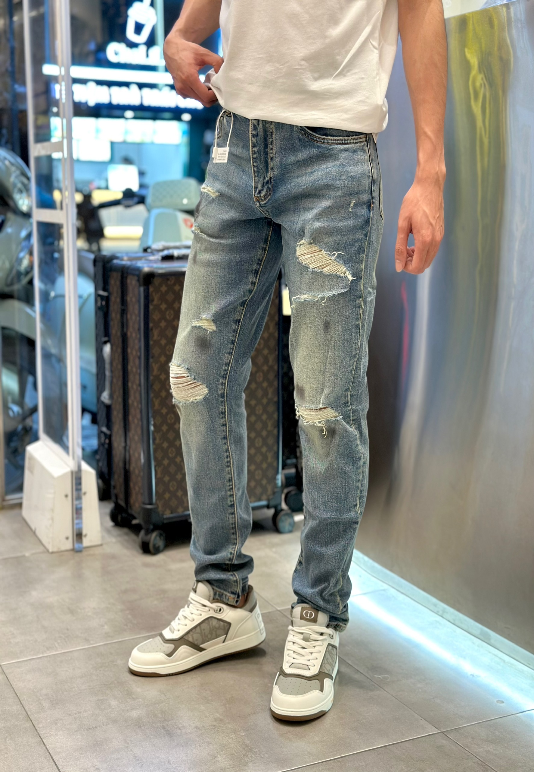 Quần Jean Dolce Gabbana DG Xanh bạc rách mài logo tag vuông túi sau Like Auth on web VTN