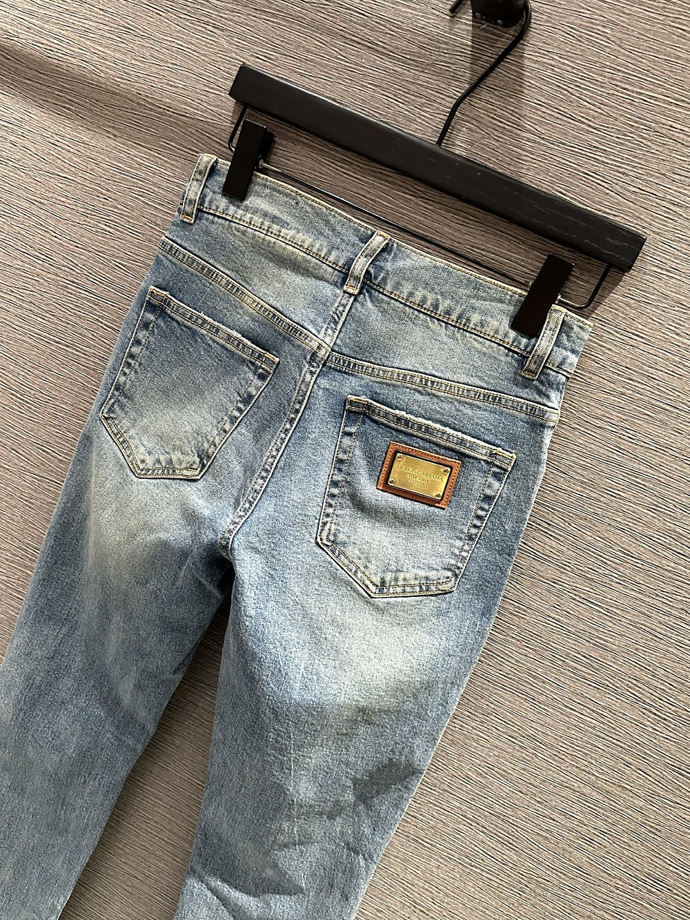 Quần Jean Dolce Gabbana DG Xanh bạc rách mài logo tag vuông túi sau Like Auth on web VTN