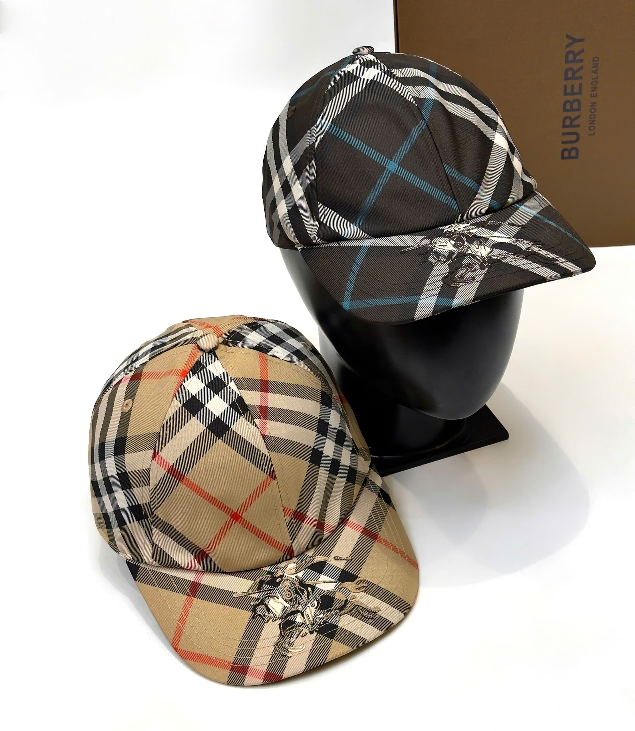 Mũ lưỡi trai, nón kết Burberry BBR kẻ sọc logo ngựa thêu Like Auth fullbox DDT