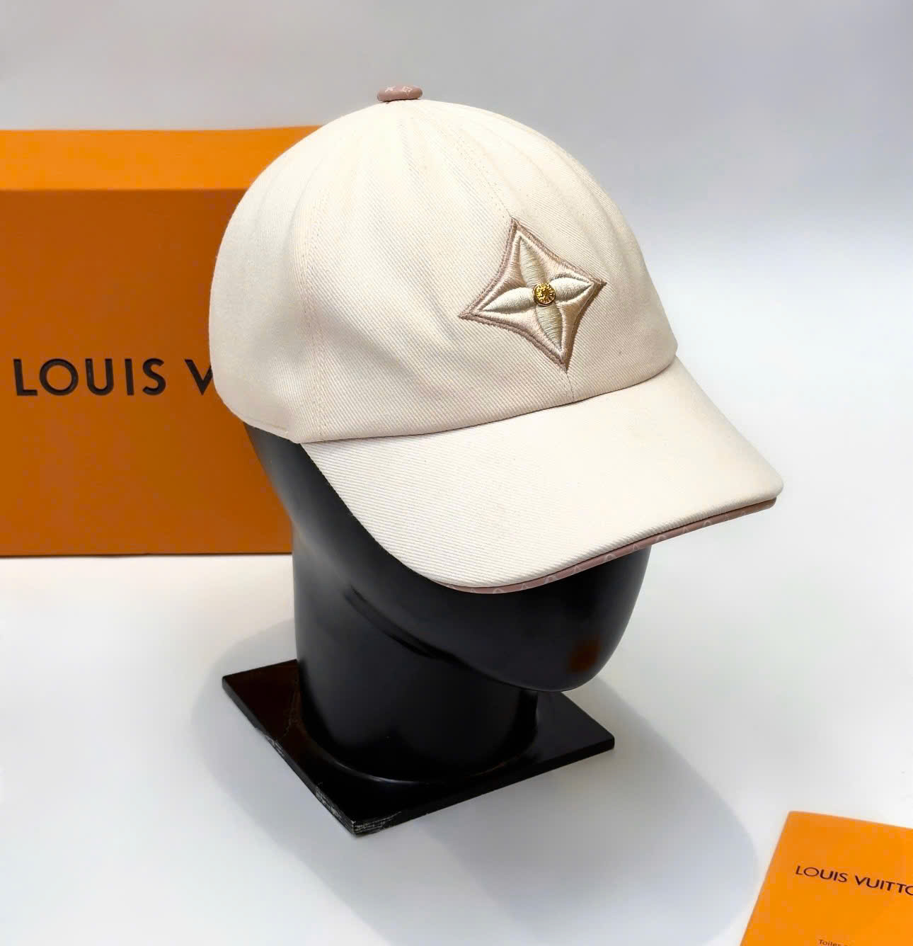 Mũ lưỡi trai, nón kết Louis Vuitton LV hoa vân thêu Like Auth fullbox DDT