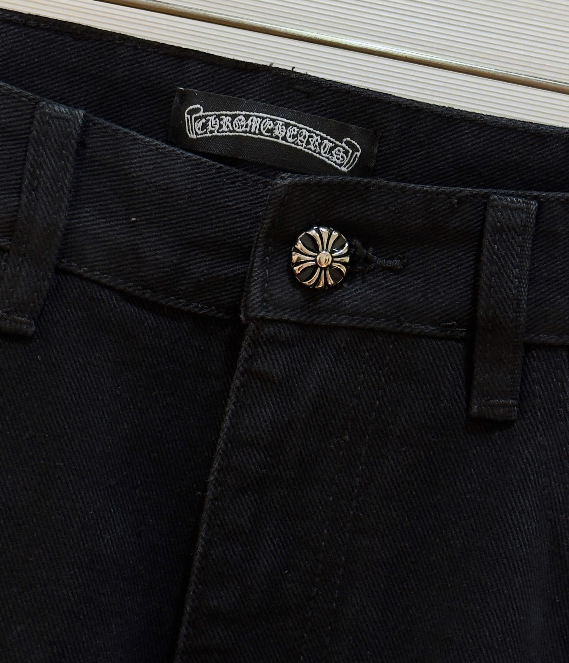 Quần Jean ống suông Chrome Heart CH Đen logo chữ thập da thêu Like Auth on web