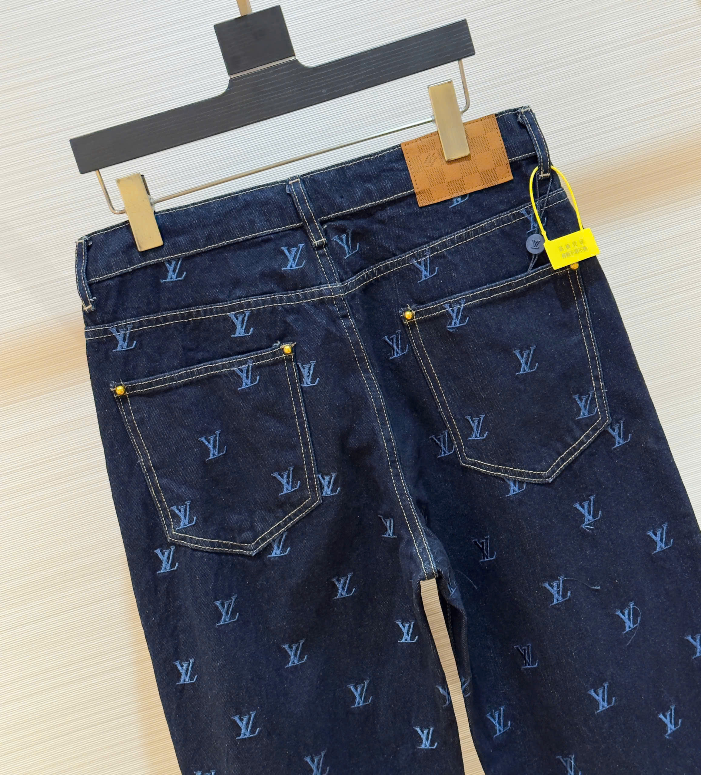 Quần Jean ống suông Louis Vuitton LV Xanh than họa tiết logo LV thêu full Like Auth on web DDT