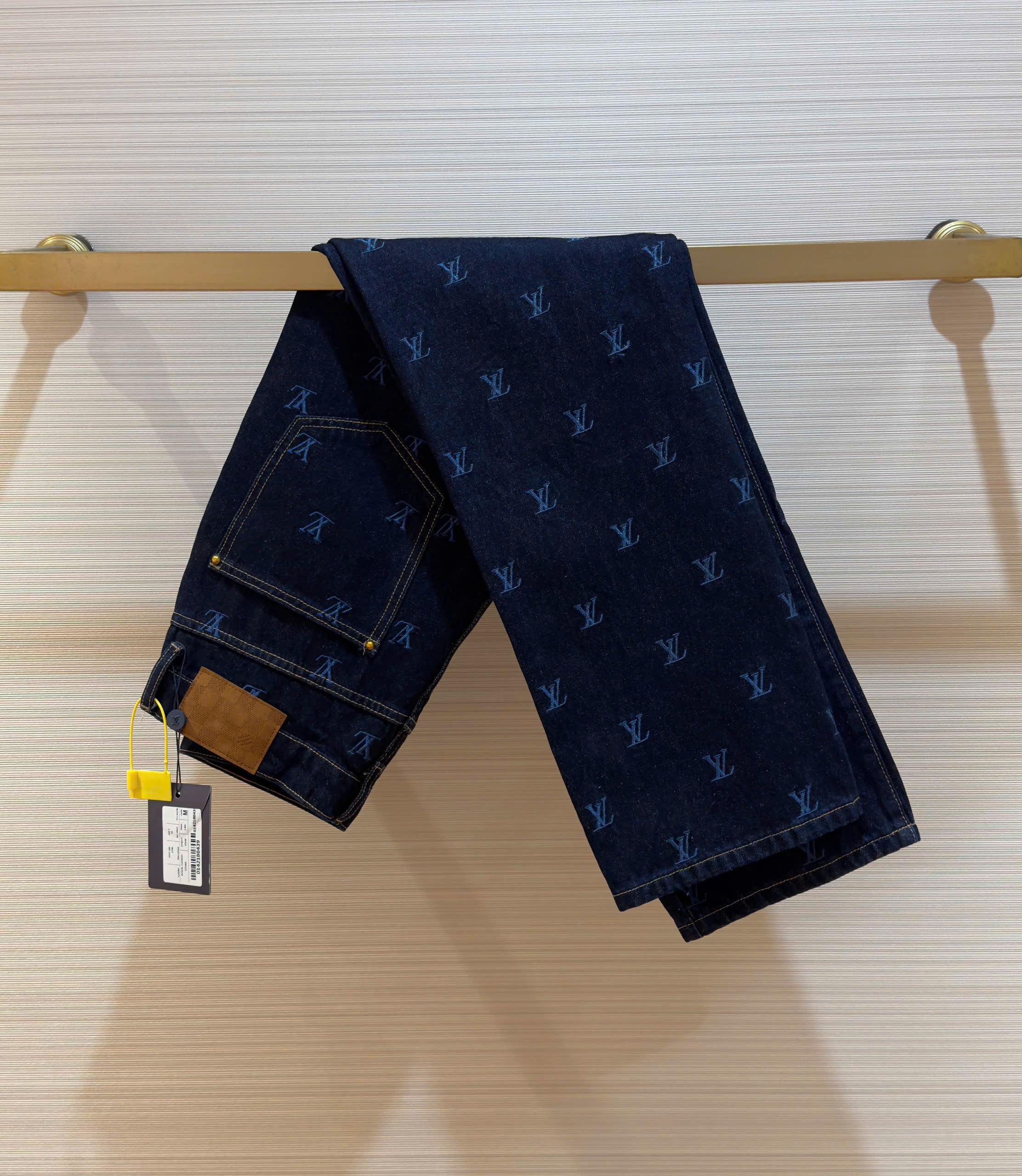 Quần Jean ống suông Louis Vuitton LV Xanh than họa tiết logo LV thêu full Like Auth on web DDT