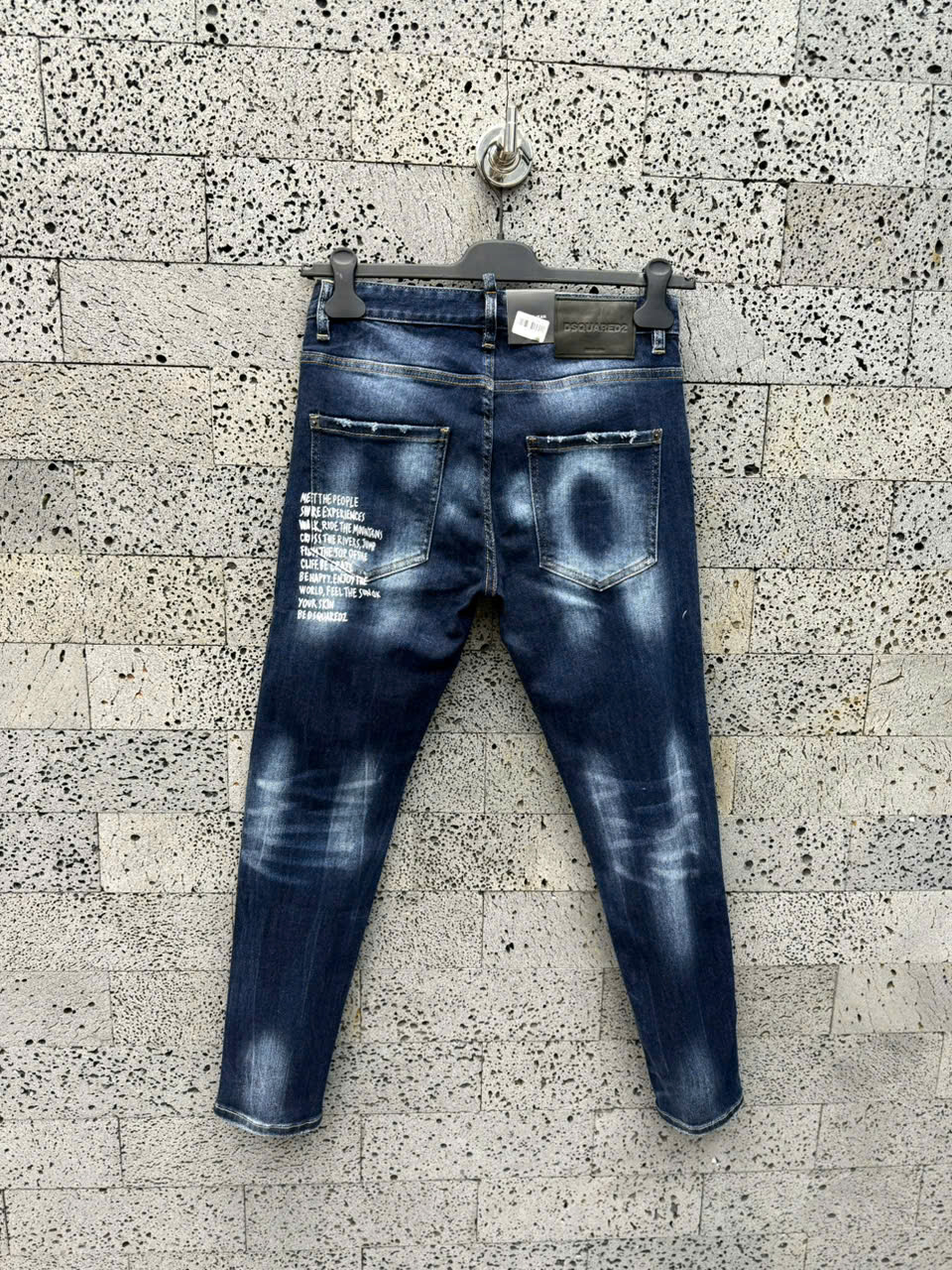Quần Jean Dsquared2 DSQ2 Xanh bạc loang họa tiết chữ Trắng túi sau Like Auth NV