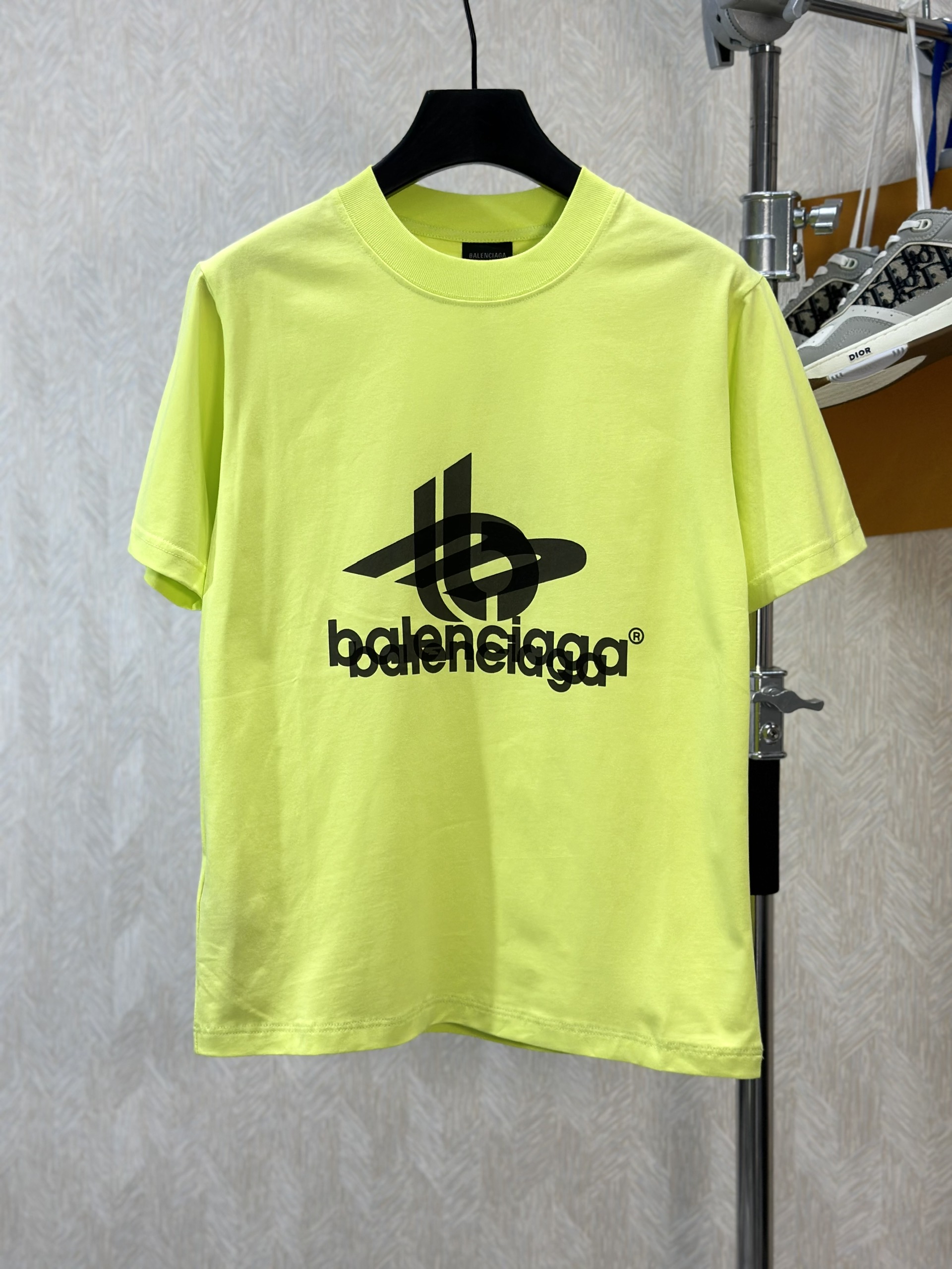 Áo phông T-shirt Balenciaga B Xanh nõn chuối họa tiết chữ lồng Đen Like Auth on web VTN