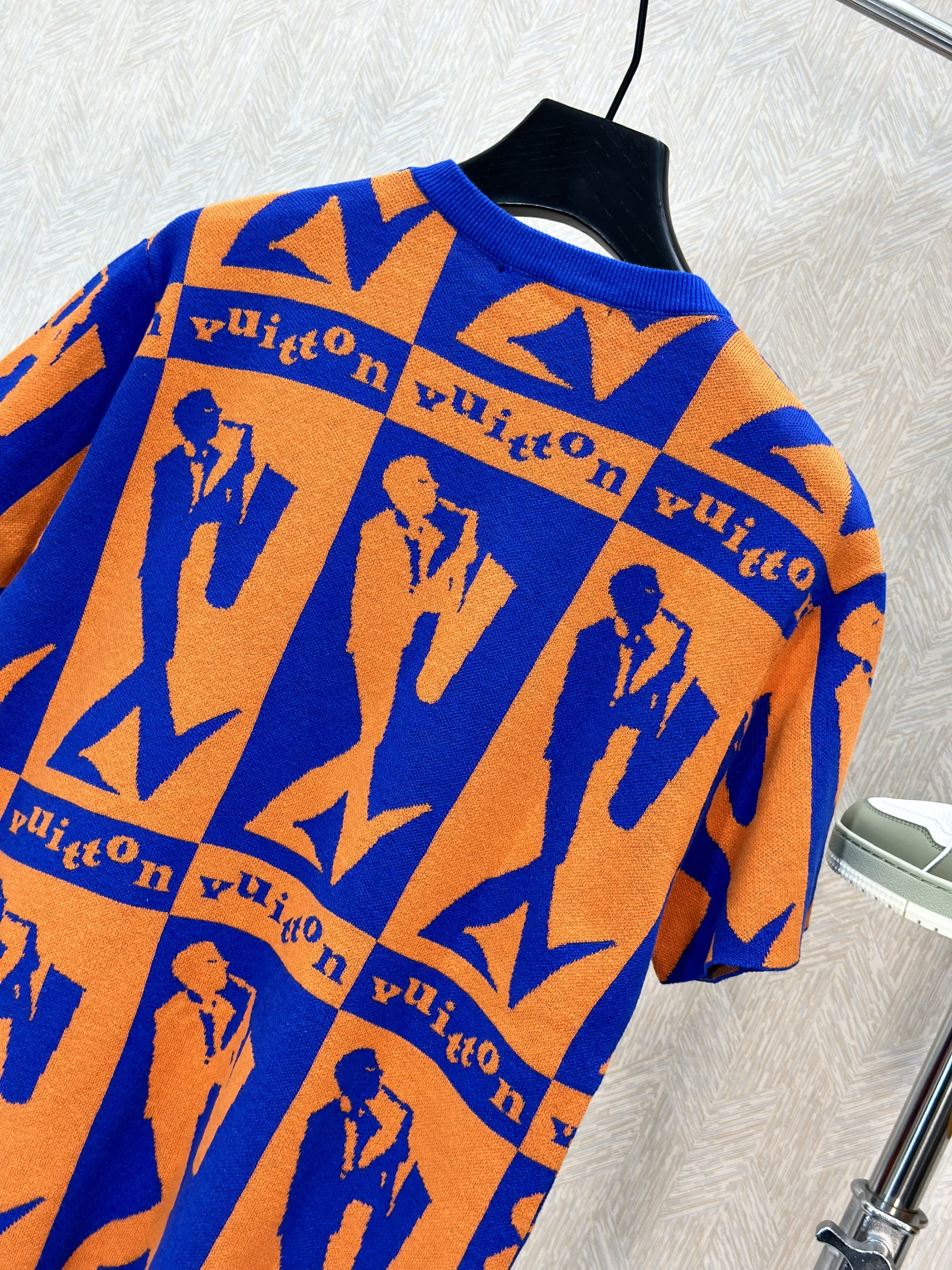 Áo phông T-shirt len Louis Vuitton LV Cam phối Xanh họa tiết người thổi kèn Like Auth on web VTN