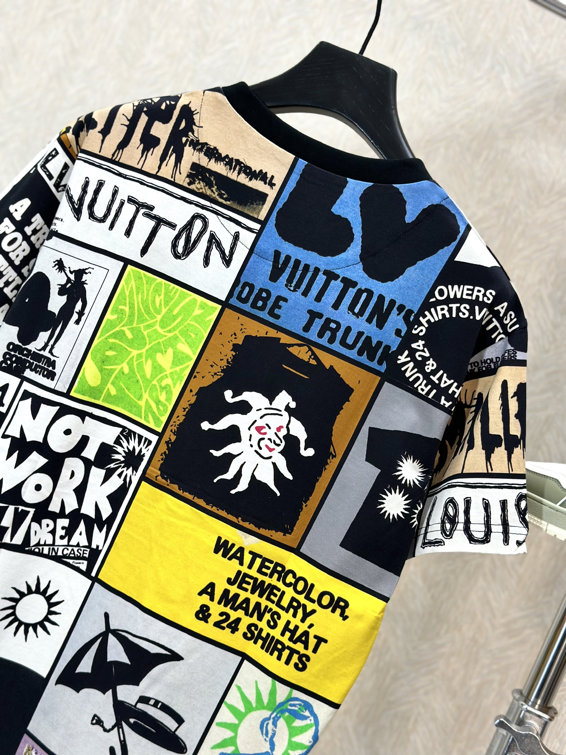 Áo phông T-shirt Louis Vuitton LV họa tiết ô màu sắc Like Auth on web VTN