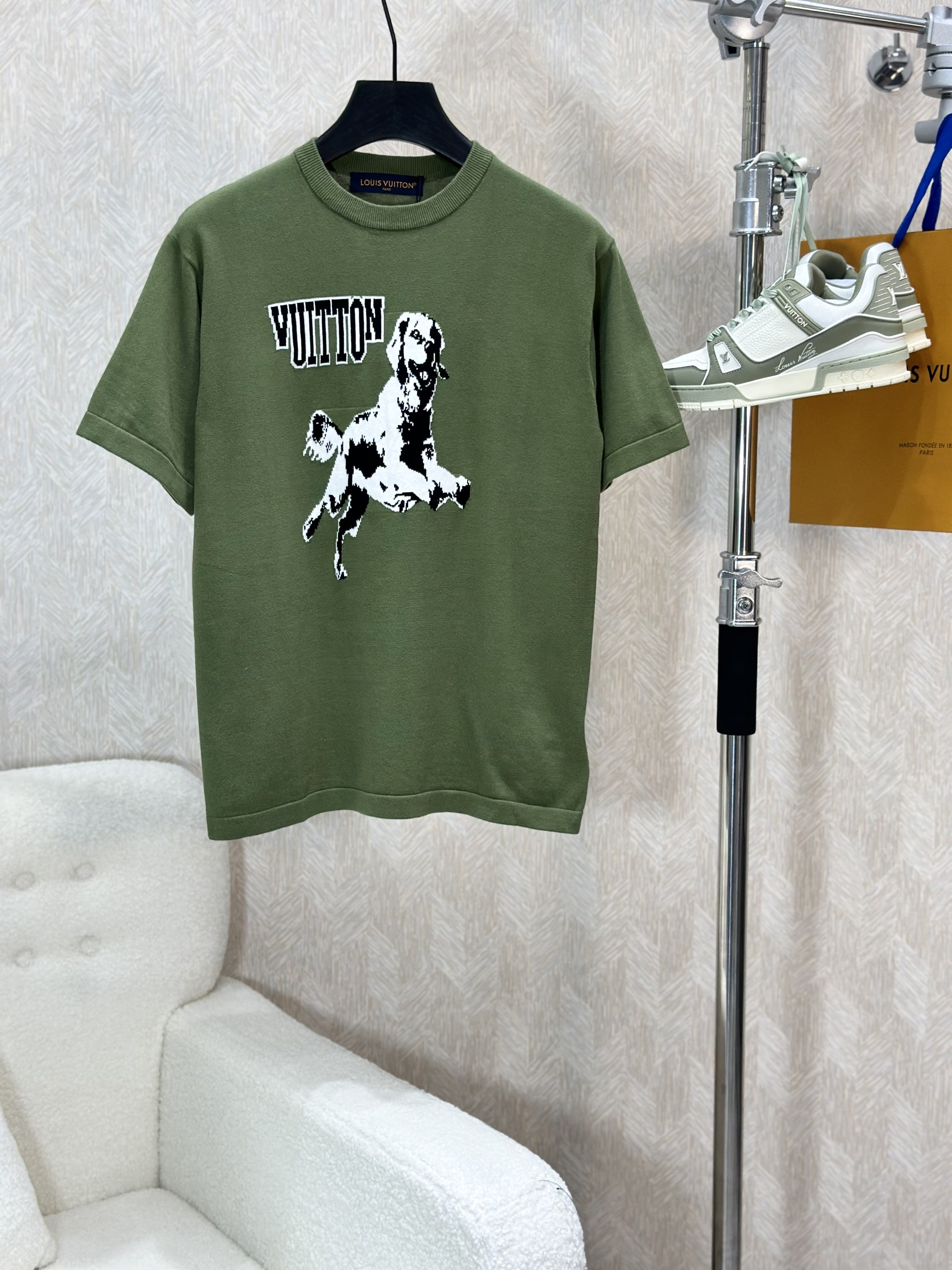 Áo phông T-shirt len Louis Vuitton LV Xanh rêu họa tiết cún Like Auth on web VTN