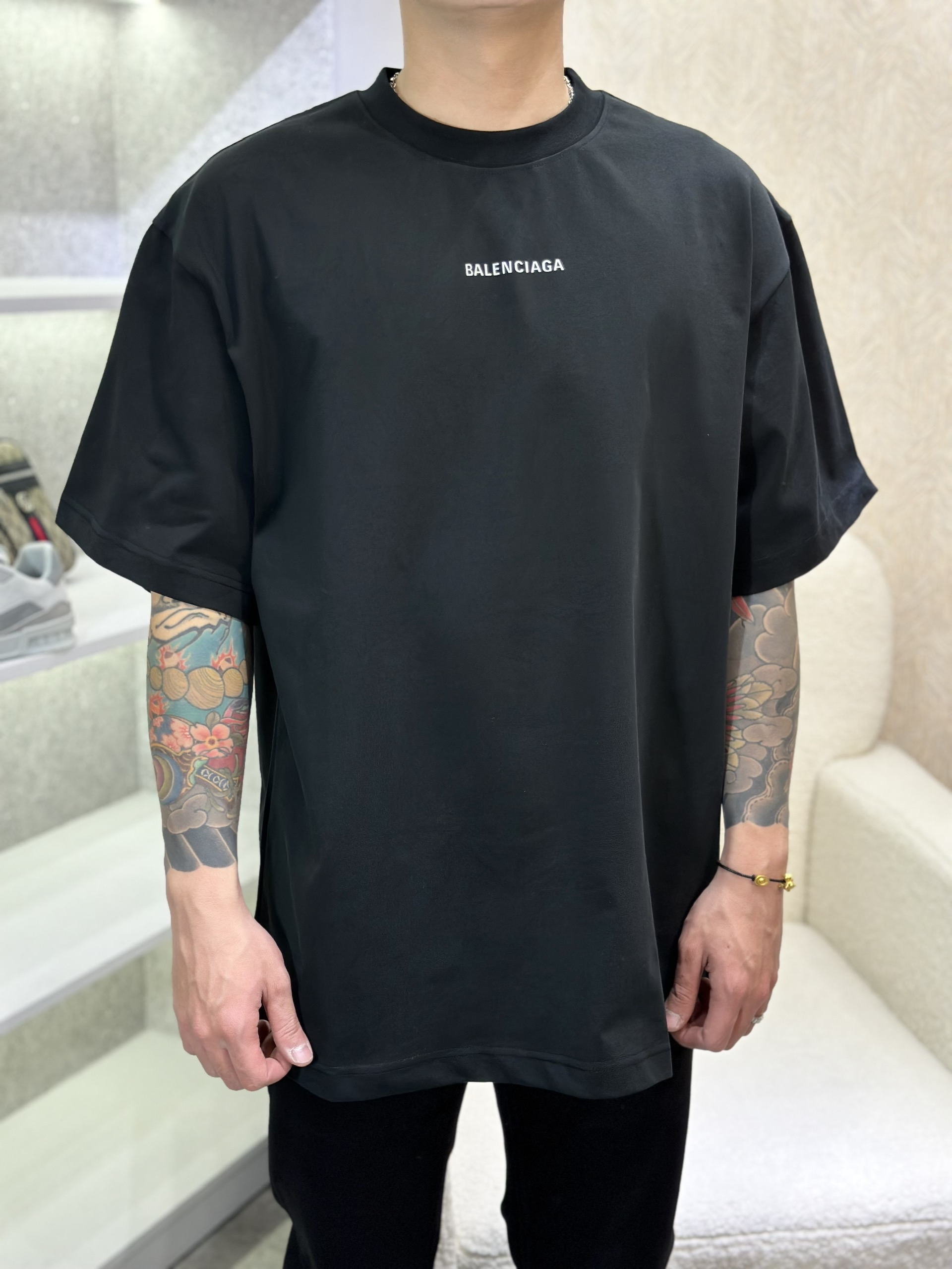 Áo phông T-shirt Balenciaga B Đen logo chữ Trắng Like Auth on web VTN