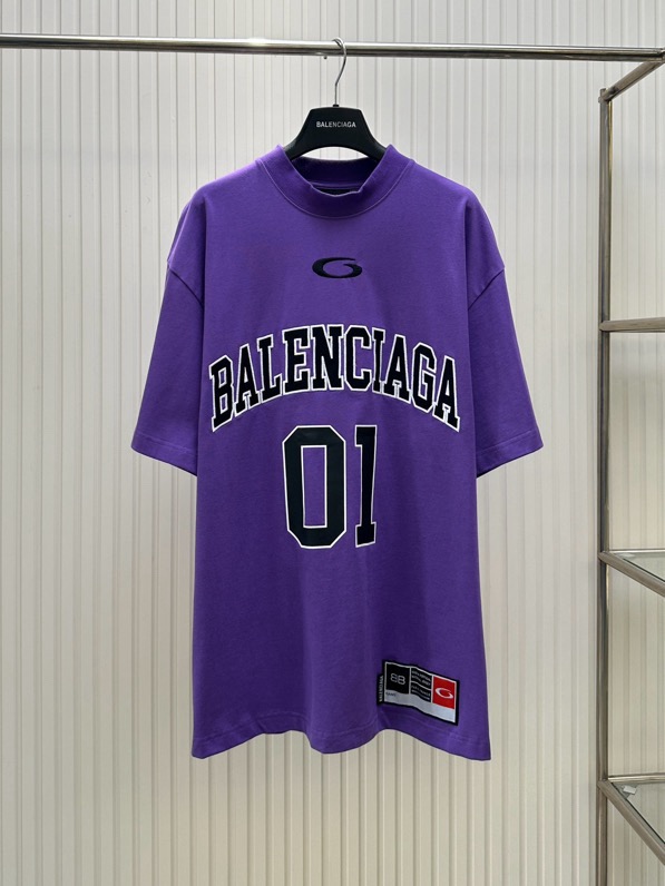 Áo phông T-shirt Balenciaga B Tím logo chữ 01 Đen viền Trắng Like Auth on web VTN