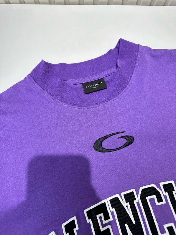 Áo phông T-shirt Balenciaga B Tím logo chữ 01 Đen viền Trắng Like Auth on web VTN