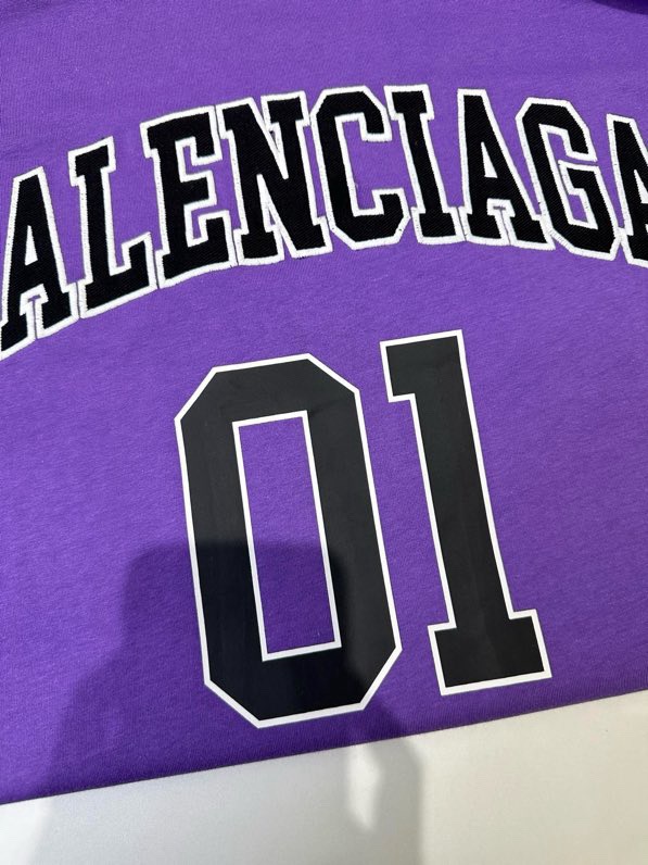Áo phông T-shirt Balenciaga B Tím logo chữ 01 Đen viền Trắng Like Auth on web VTN