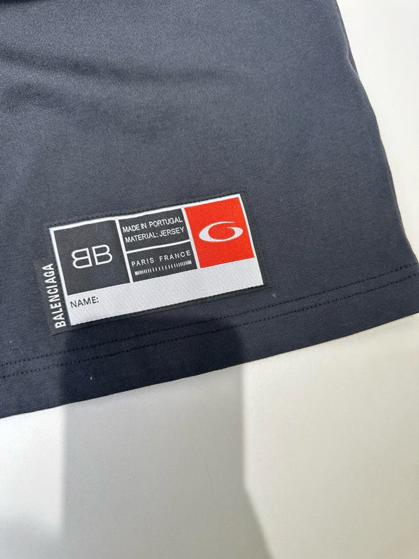 Áo phông T-shirt Balenciaga Đen logo chữ 01 Trắng viền Xám Like Auth on web VTN