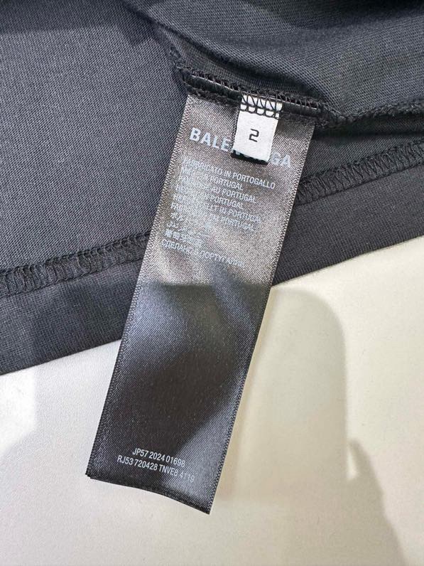 Áo phông T-shirt Balenciaga Đen logo chữ 01 Trắng viền Xám Like Auth on web VTN