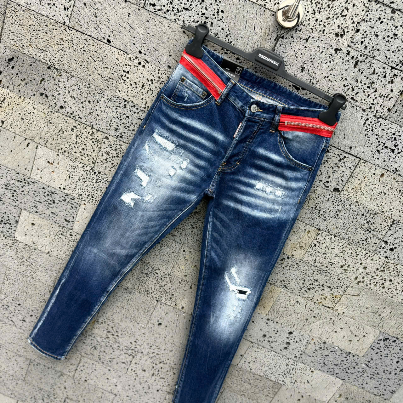 Quần Jean Dsquared2 DSQ2 Xanh bạc loang rách mài phối khóa zip đỏ cạp Like Auth NV