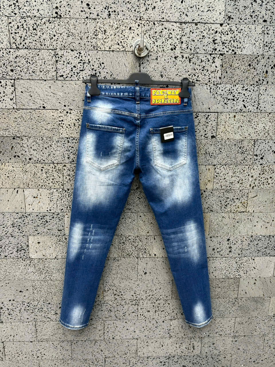 Quần Jean Dsquared2 DSQ2 Xanh bạc loang rách mài logo thêu bông xù Like Auth NV