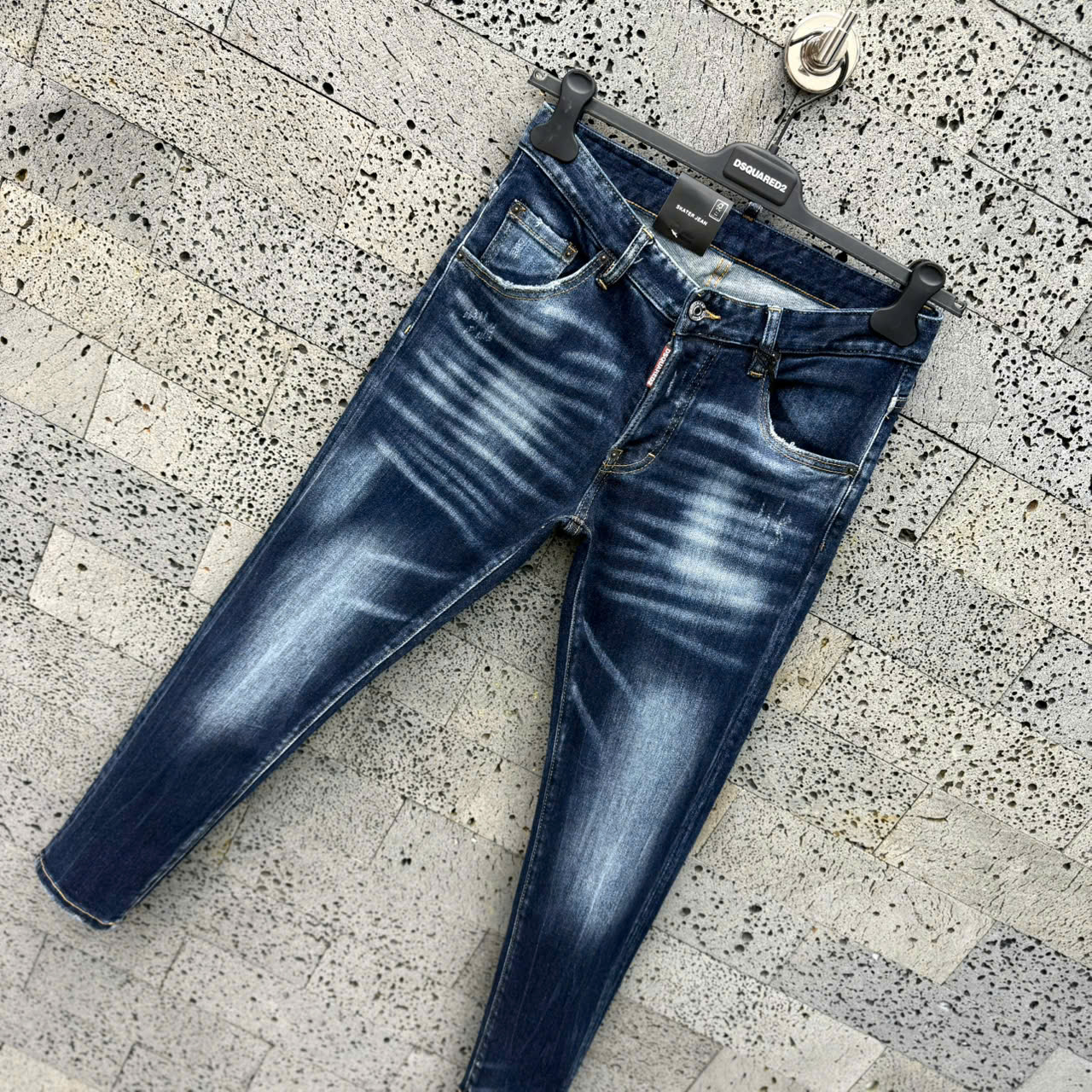 Quần Jean Dsquared2 DSQ2 Xanh bạc loang họa tiết chữ Trắng túi sau Like Auth NV