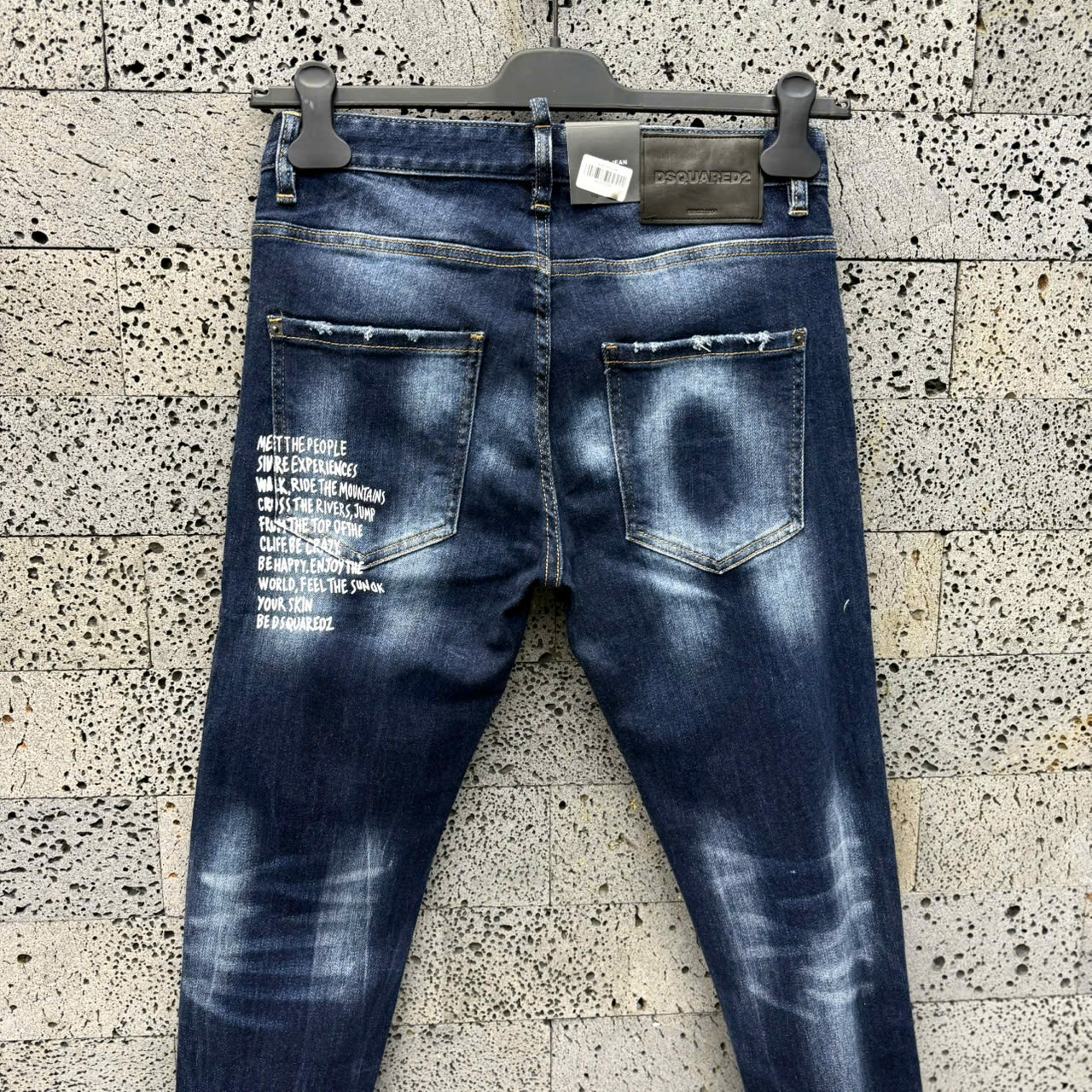 Quần Jean Dsquared2 DSQ2 Xanh bạc loang họa tiết chữ Trắng túi sau Like Auth NV
