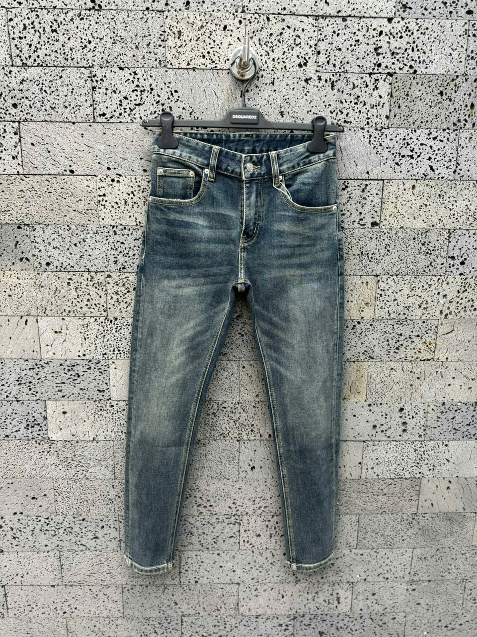 Quần Jean Dior CD Xanh bạc họa tiết Trắng túi sau Like Auth NV