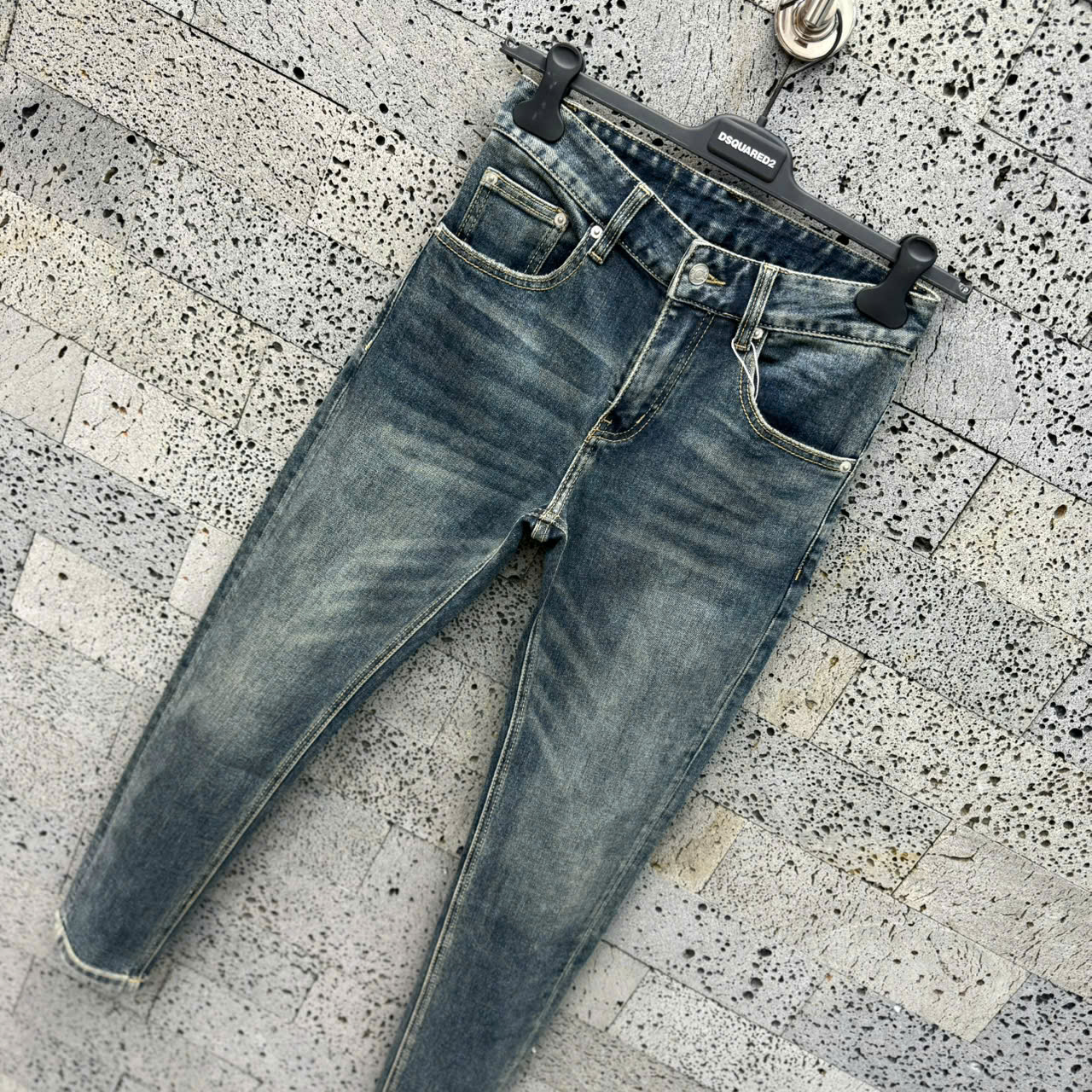 Quần Jean Dior CD Xanh bạc họa tiết Trắng túi sau Like Auth NV