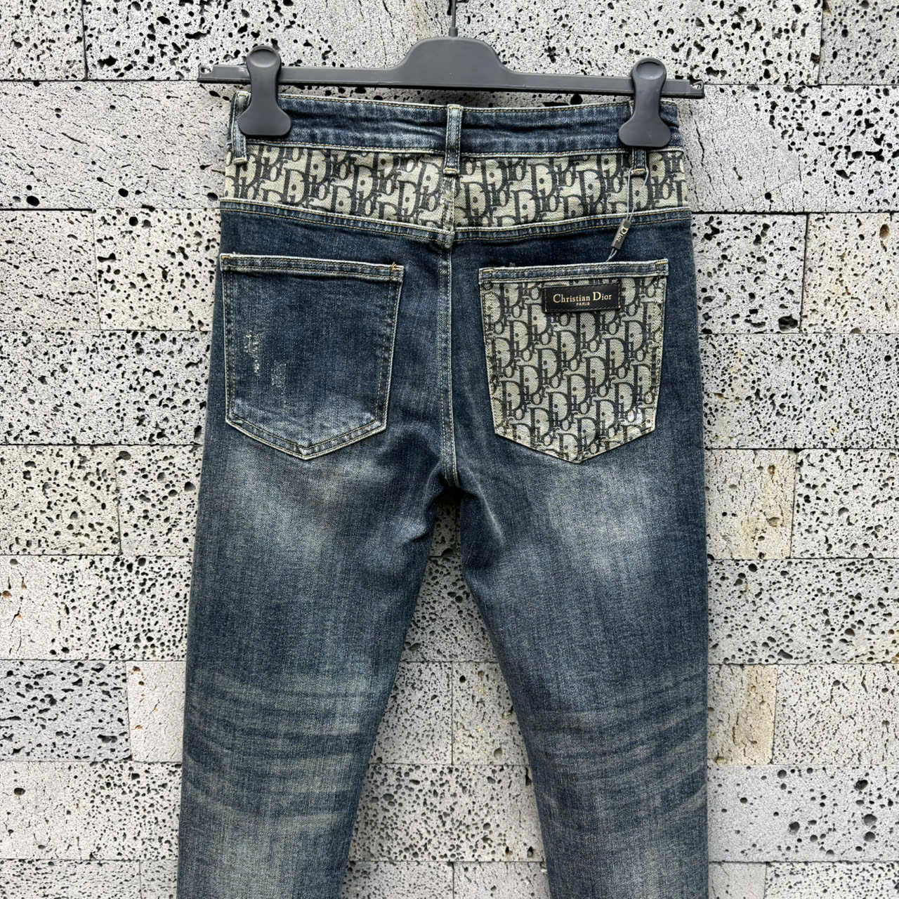 Quần Jean Dior CD Xanh bạc rách xước họa tiết logo chữ túi cạp Like Auth NV