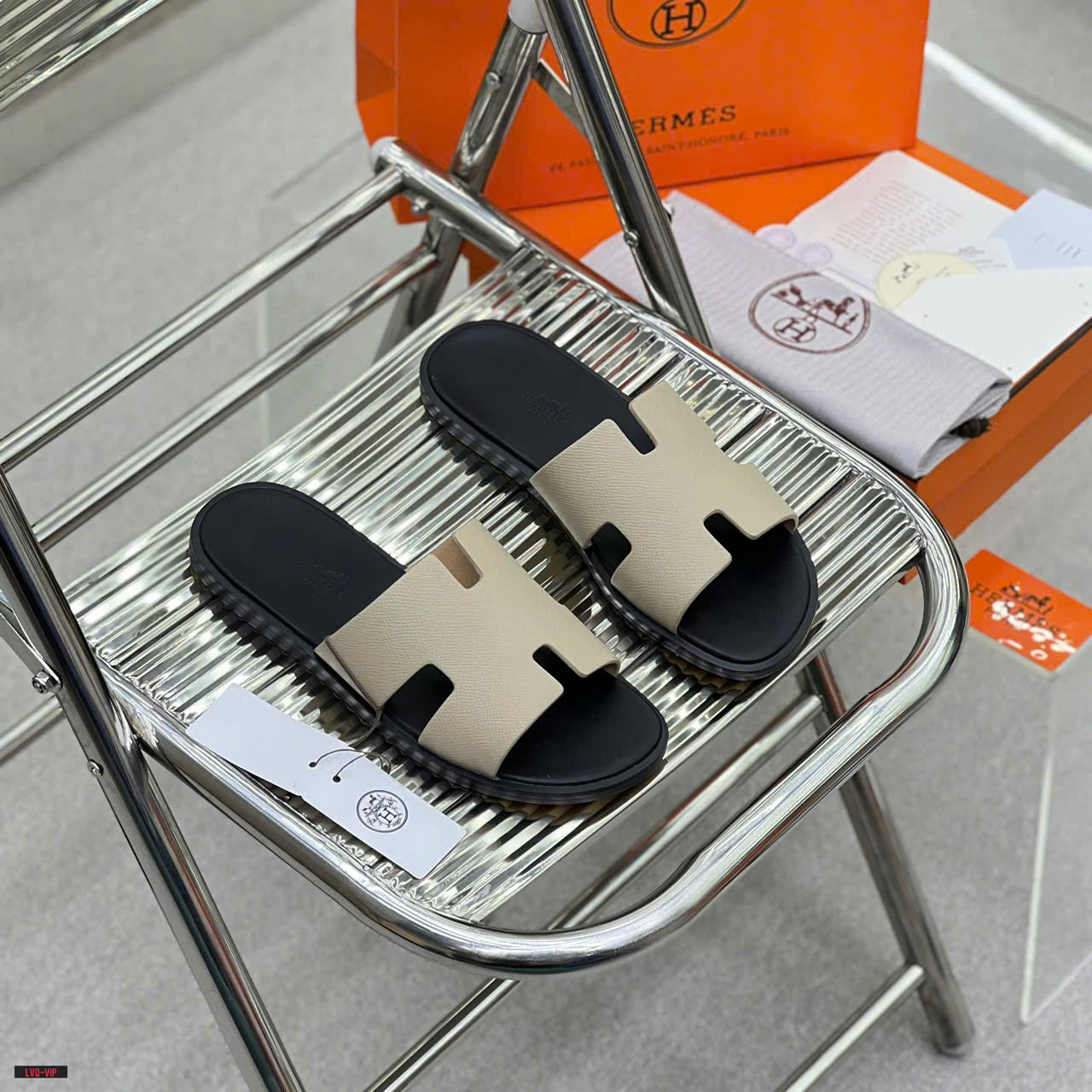 Dép lê quai ngang Hermes HM Đen phối quai Be Like Auth on web fullbox bill thẻ LVQ