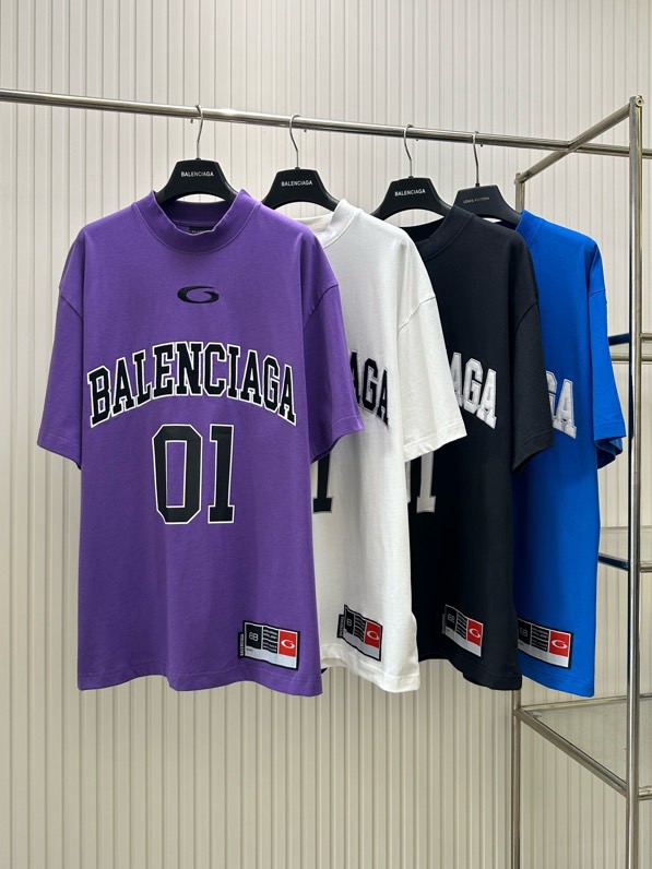 Áo phông T-shirt Balenciaga B Tím logo chữ 01 Đen viền Trắng Like Auth on web VTN