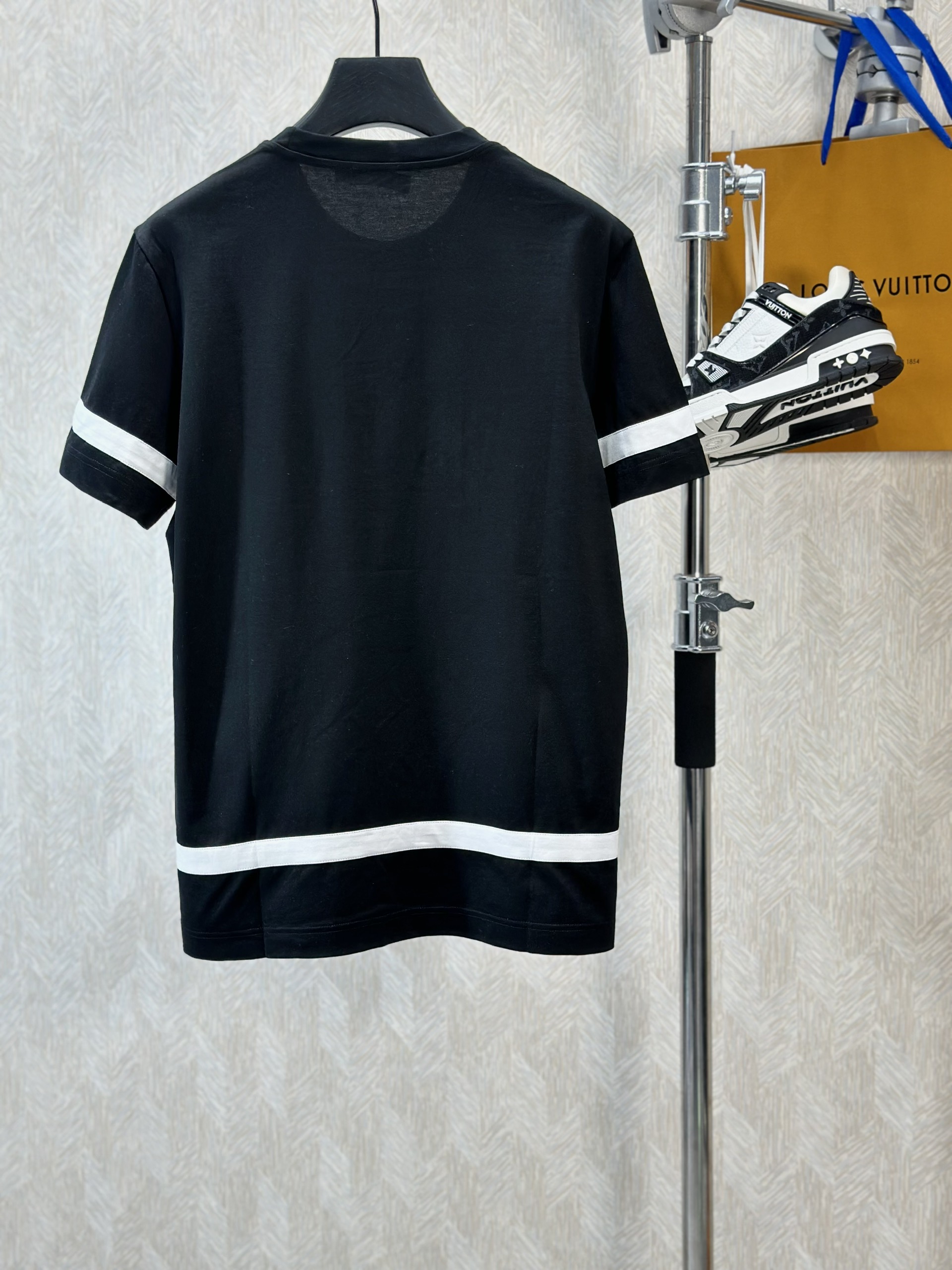 Áo phông T-shirt Dolce Gabbana DG Đen logo DG Milano kẻ sọc ngang Trắng Like Auth on web VTN
