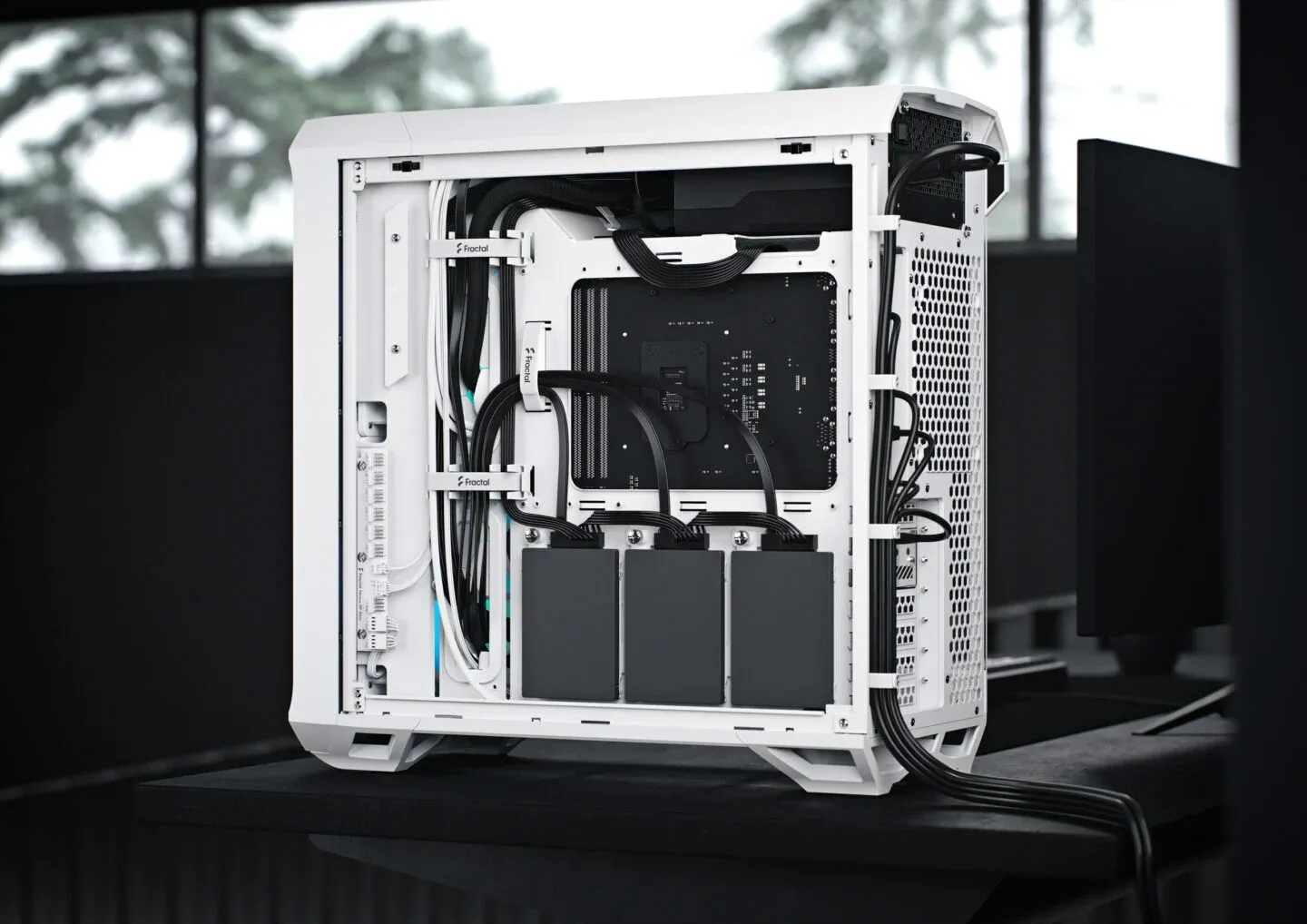 Fractal Design Torrent Compact TG Clear Tint RGB (E-ATX) Mid Tower Cabinet (White) overview 7