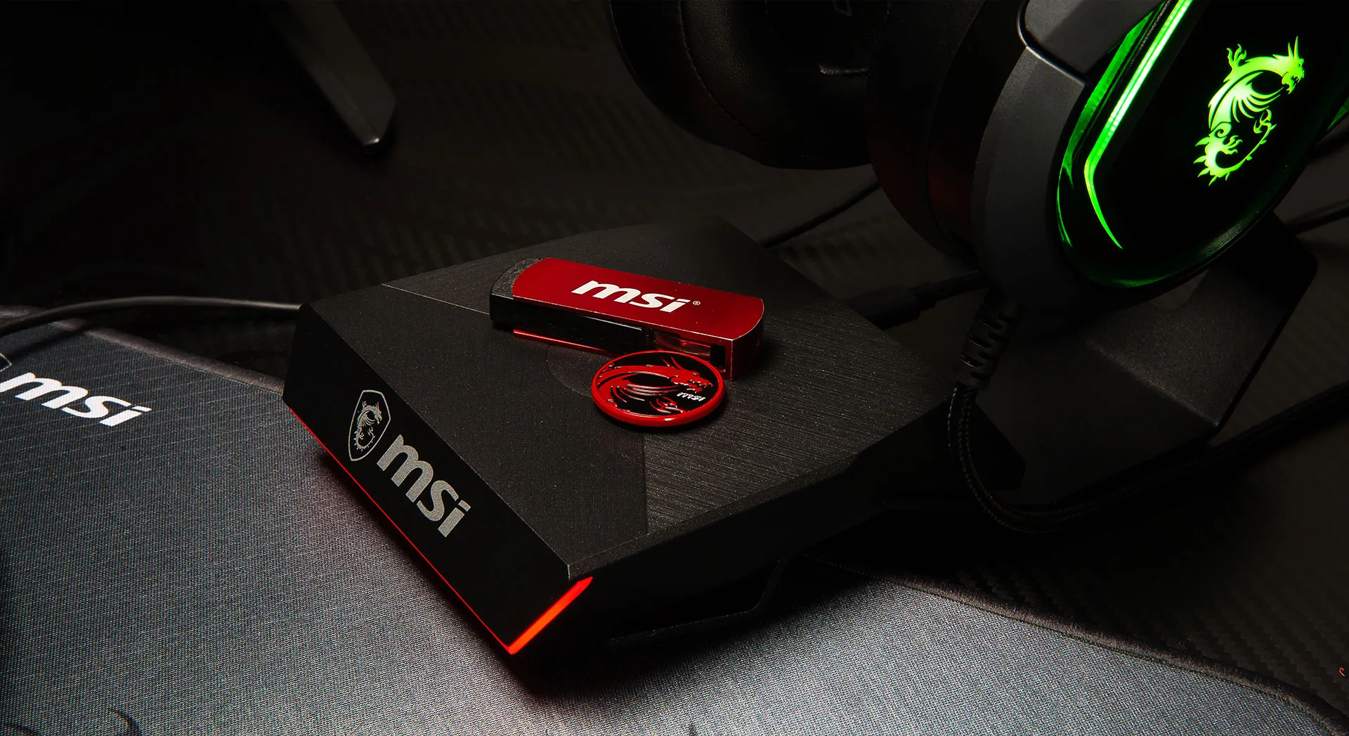 MSI HS01 Headset Stand overview 14