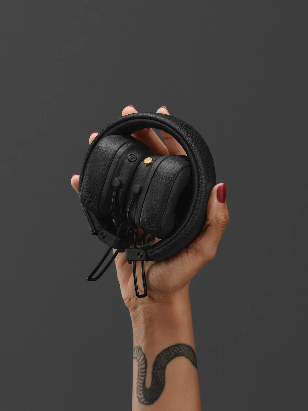 Marshall Major V Wireless On-Ear Headphones (Black) overview 9