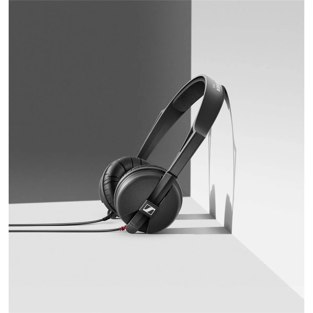 Sennheiser HD 25 Light Wired On Ear Headphones (Black) overview 1