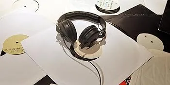 Sennheiser HD 25 Wired On Ear Headphones overview 3