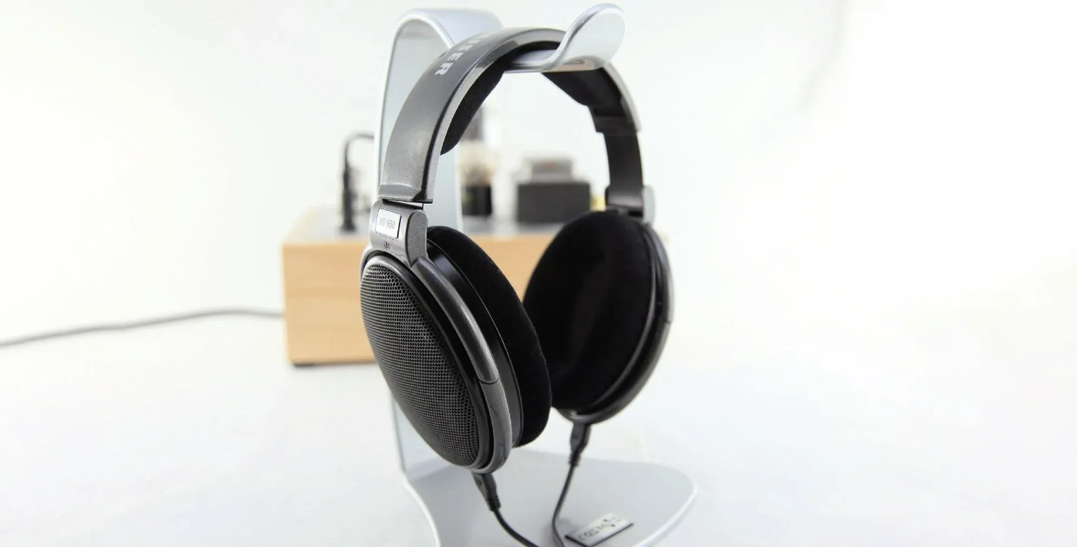 Sennheiser HD 650 Open‑Back Hi-Res Audiophile Headphones, Reference Grade Sound, Airy Design, Plush Ear Pads, Rich Bass, Black overview 6