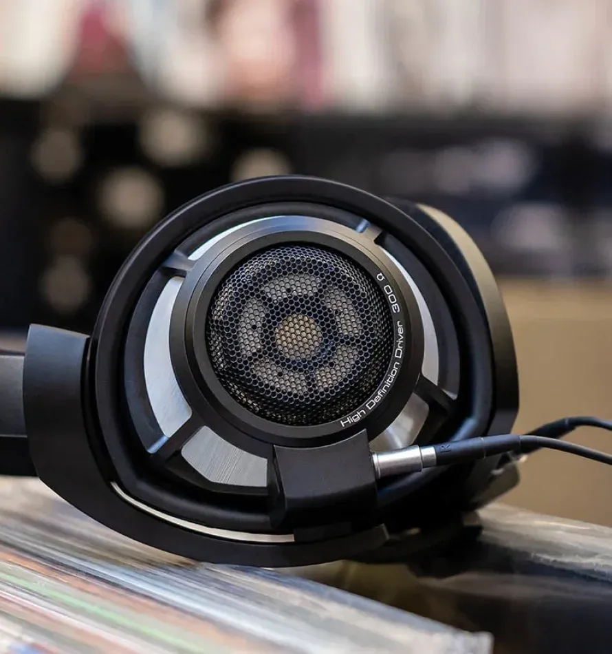 Sennheiser HD 800S Open-Back Hi-Res Audiophile Headphones, German Precision, 56mm Ring Radiator Drivers overview 1