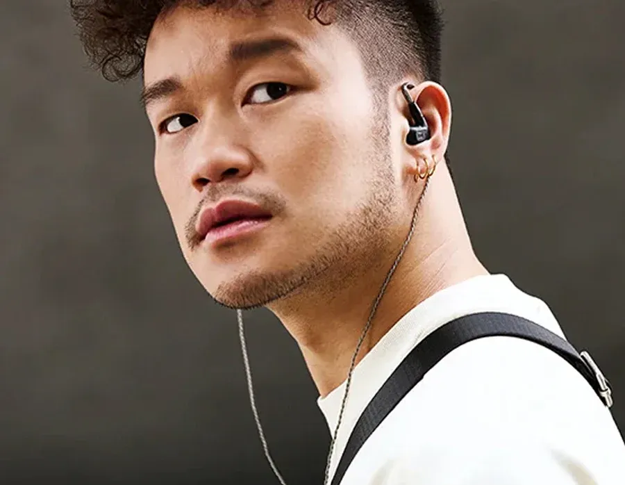 Sennheiser IE 200 in-Ear Audiophile Headphones, German Design, 7mm Wide Band Driver, Detachable MMCX Cable, Flexible Ear Hooks, Balanced Tuning overview 4