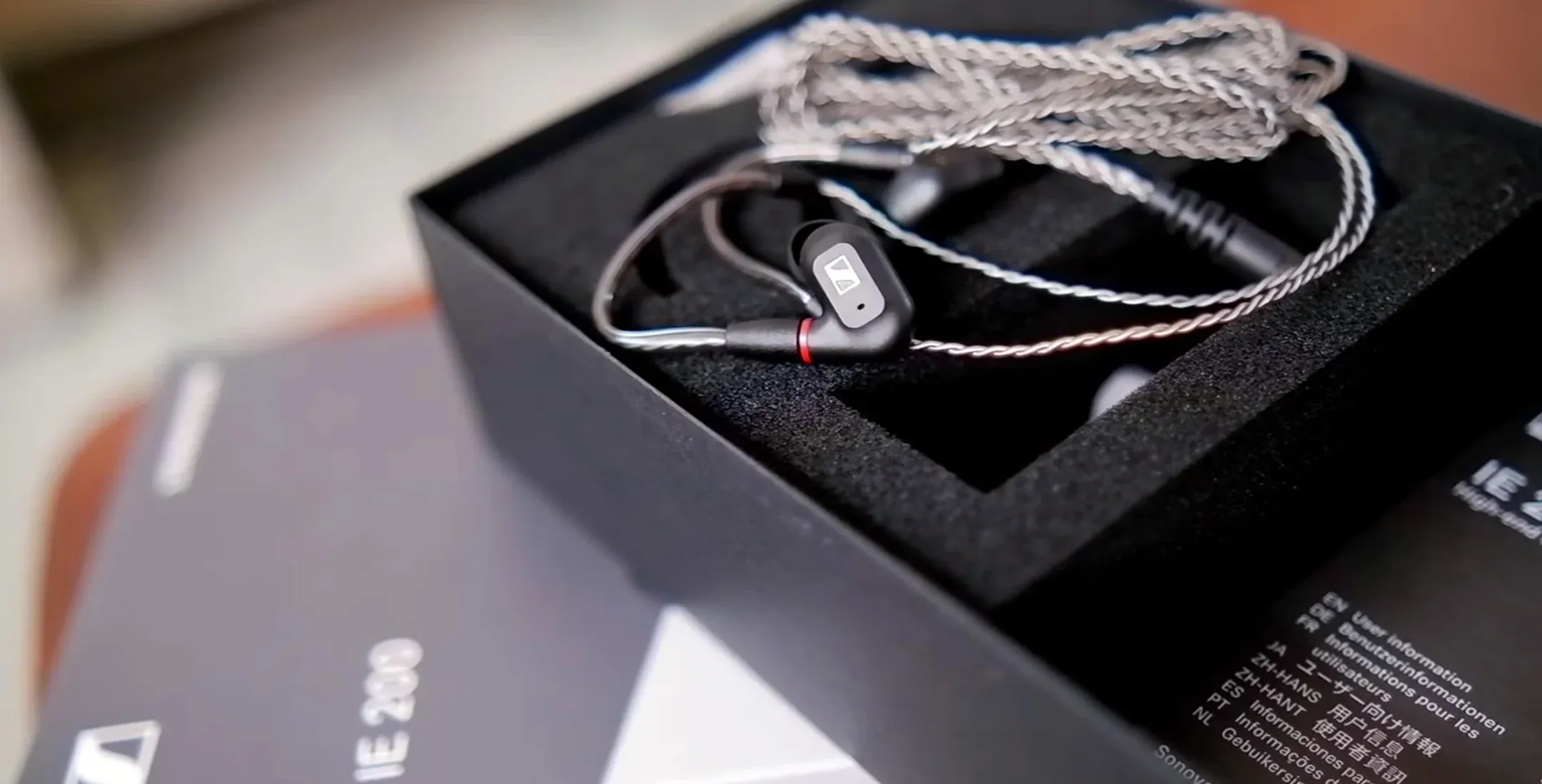 Sennheiser IE 200 in-Ear Audiophile Headphones, German Design, 7mm Wide Band Driver, Detachable MMCX Cable, Flexible Ear Hooks, Balanced Tuning overview 9