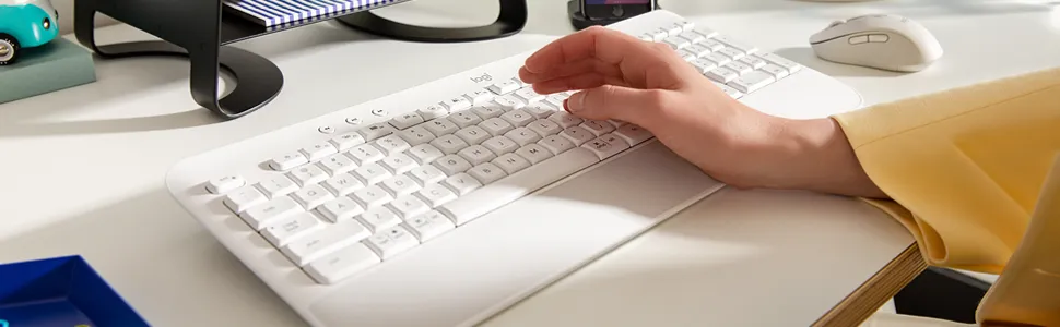 Logitech Signature K650 Wireless Keyboard White overview 2
