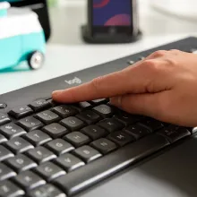 Logitech Signature K650 Wireless Keyboard White overview 7