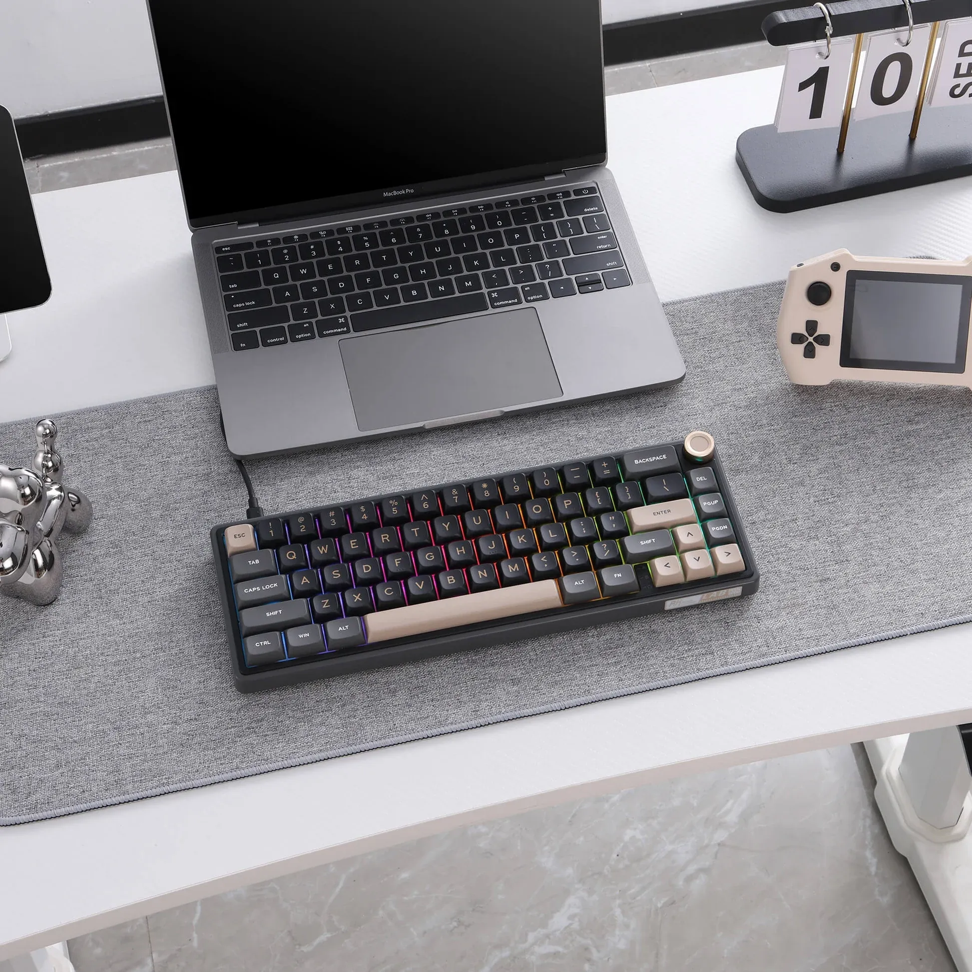 RK ROYAL KLUDGE R65 Phantom Wired Gaming Keyboard Blue Switch overview 1