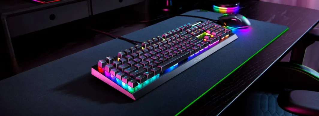 Razer BlackWidow V4 X Mechanical Gaming Keyboard With Green Switches overview 2