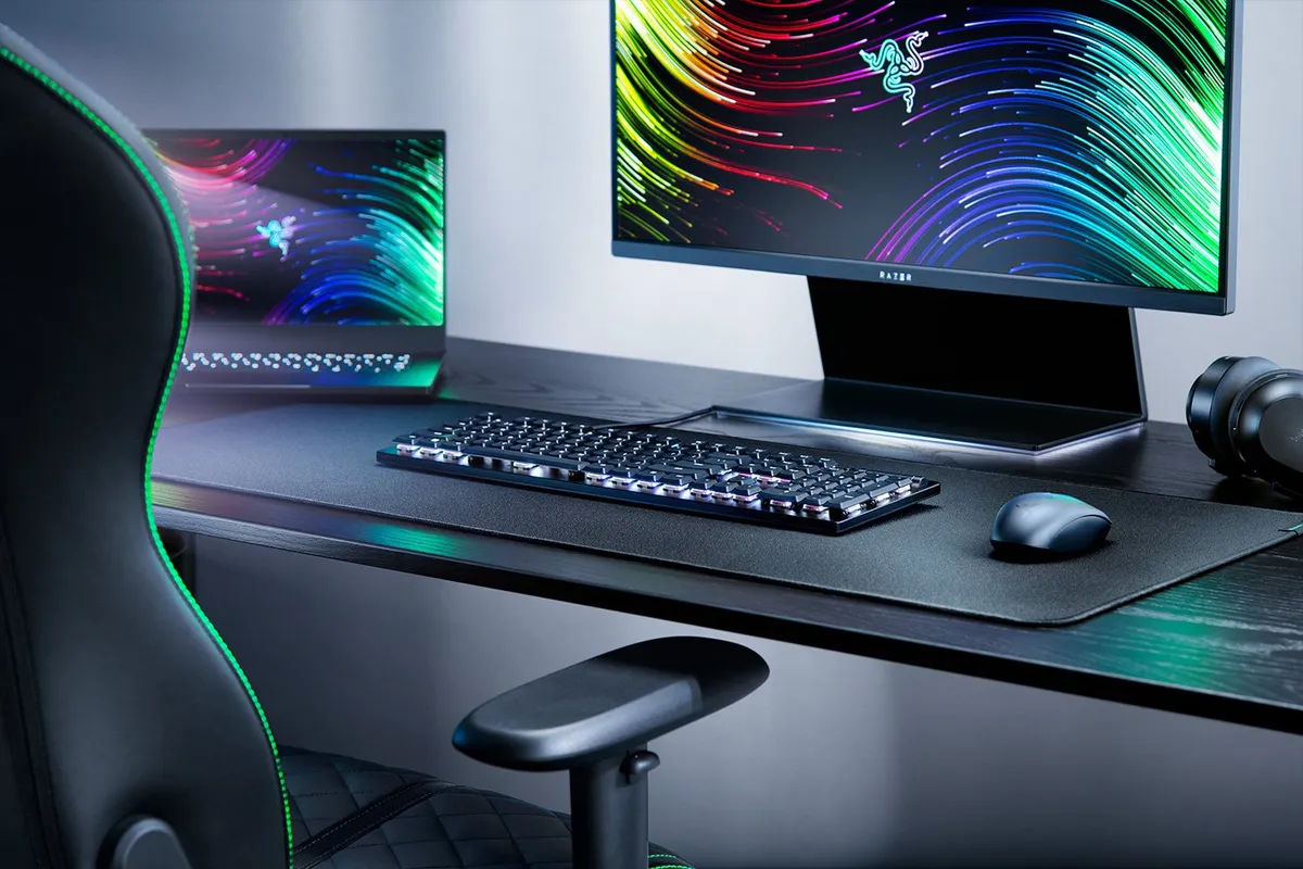 Razer DeathStalker V2 Gaming Keyboard - Clicky Optical Purple Switches overview 1