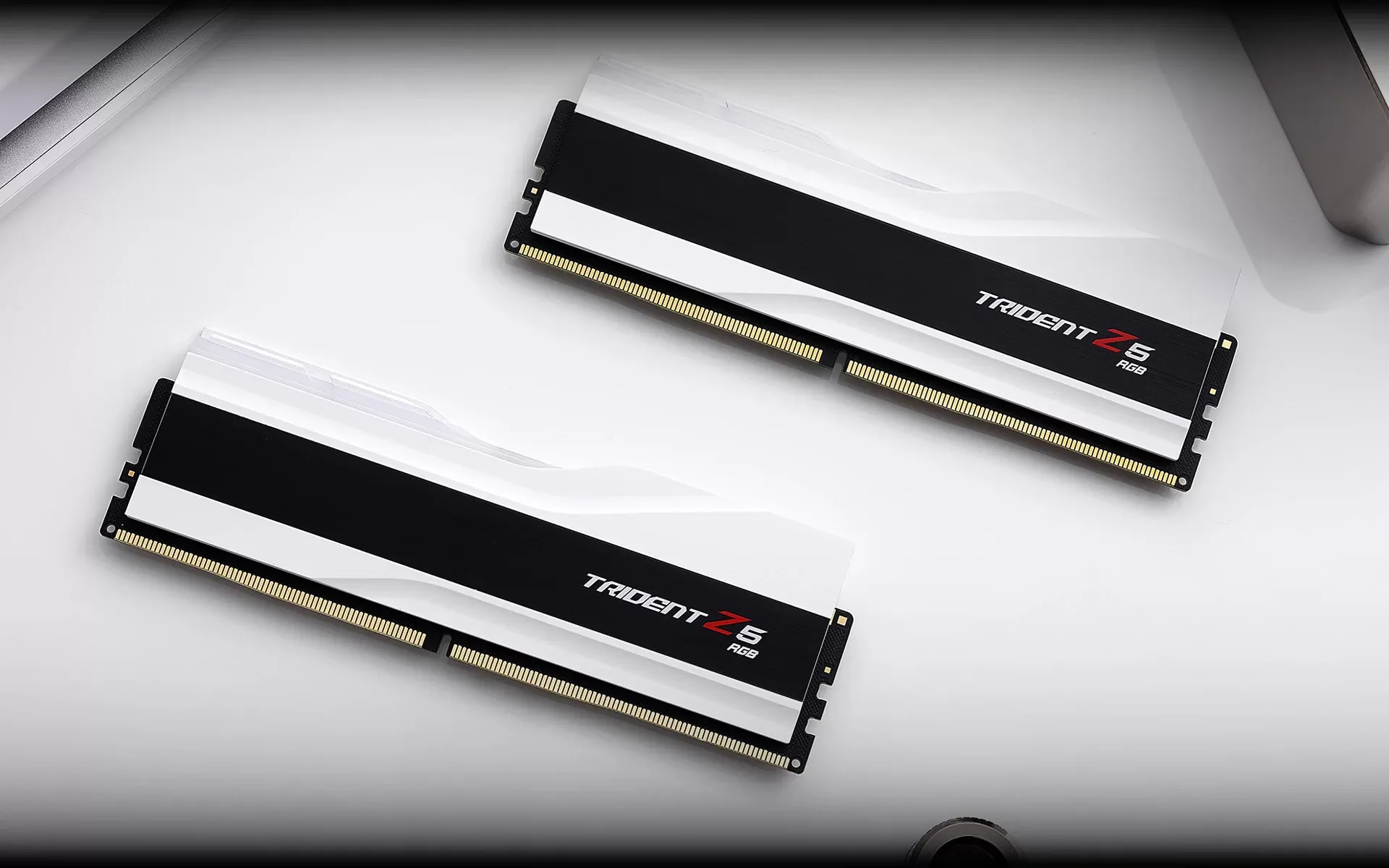 G.Skill Trident Z5 RGB White 16GB (1 X 16GB) 6000MHz CL36 DDR5 Desktop RAM (White) (F5-6000J3636F16GX1-TZ5RW) overview 1